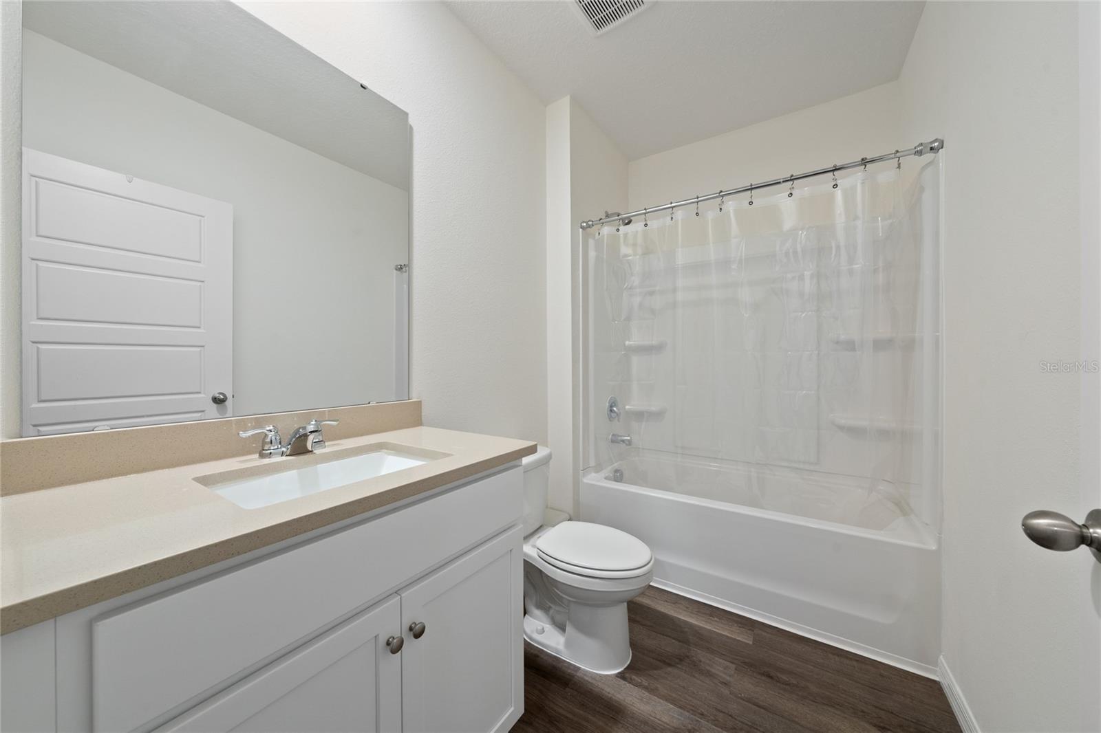 Bath 2 - 698 PARK PLACE BLVD, DAVENPORT