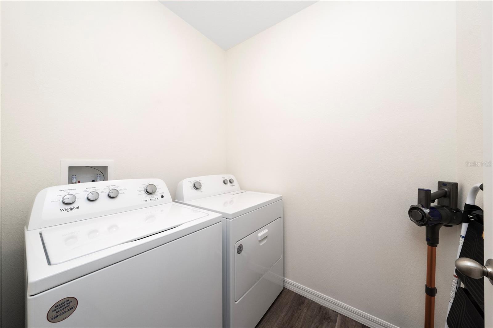 Laundry - 698 PARK PLACE BLVD, DAVENPORT