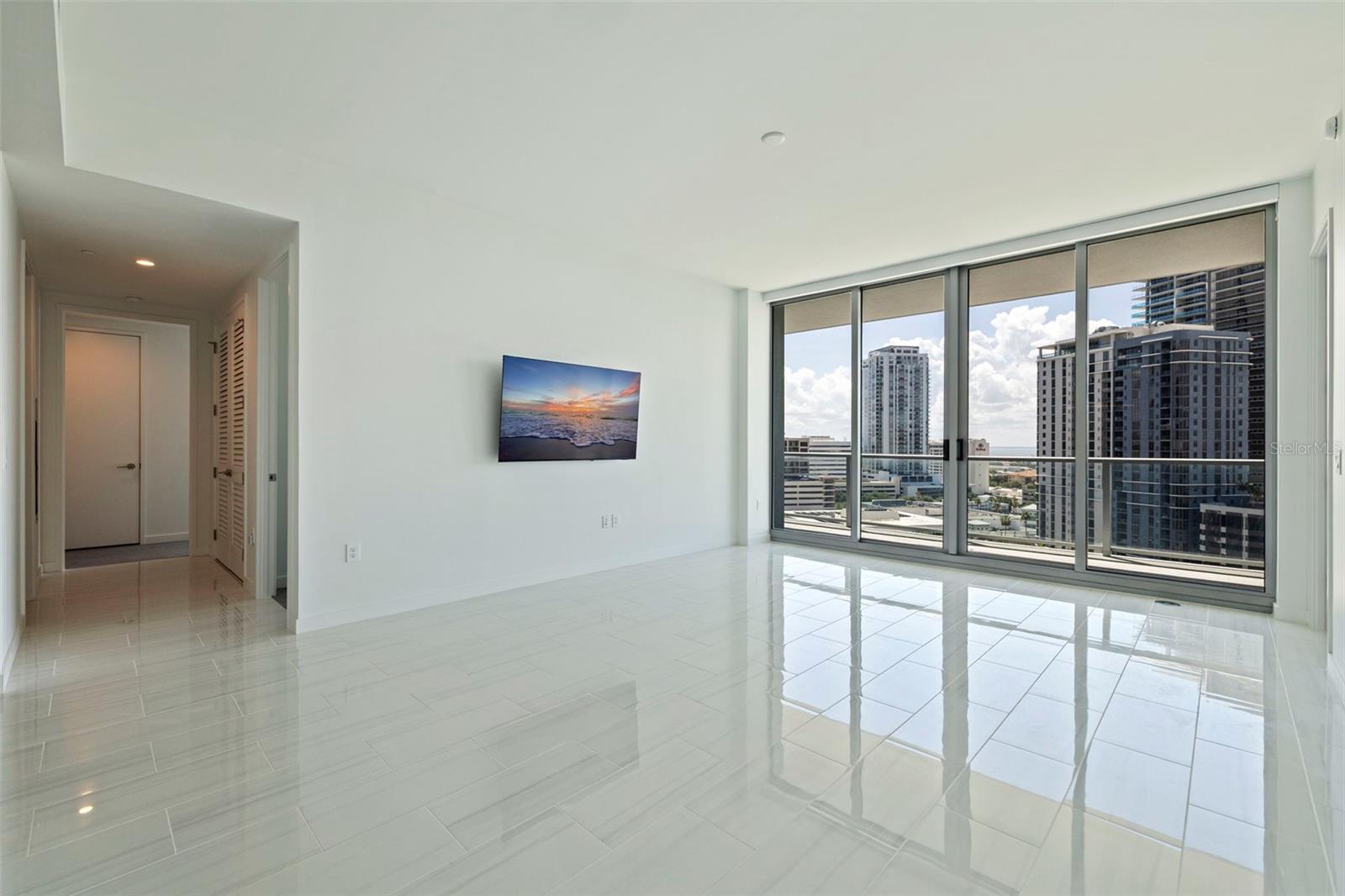 Condominium at 400 CENTRAL AVE #1105, ST PETERSBURG, photo 12 of 88