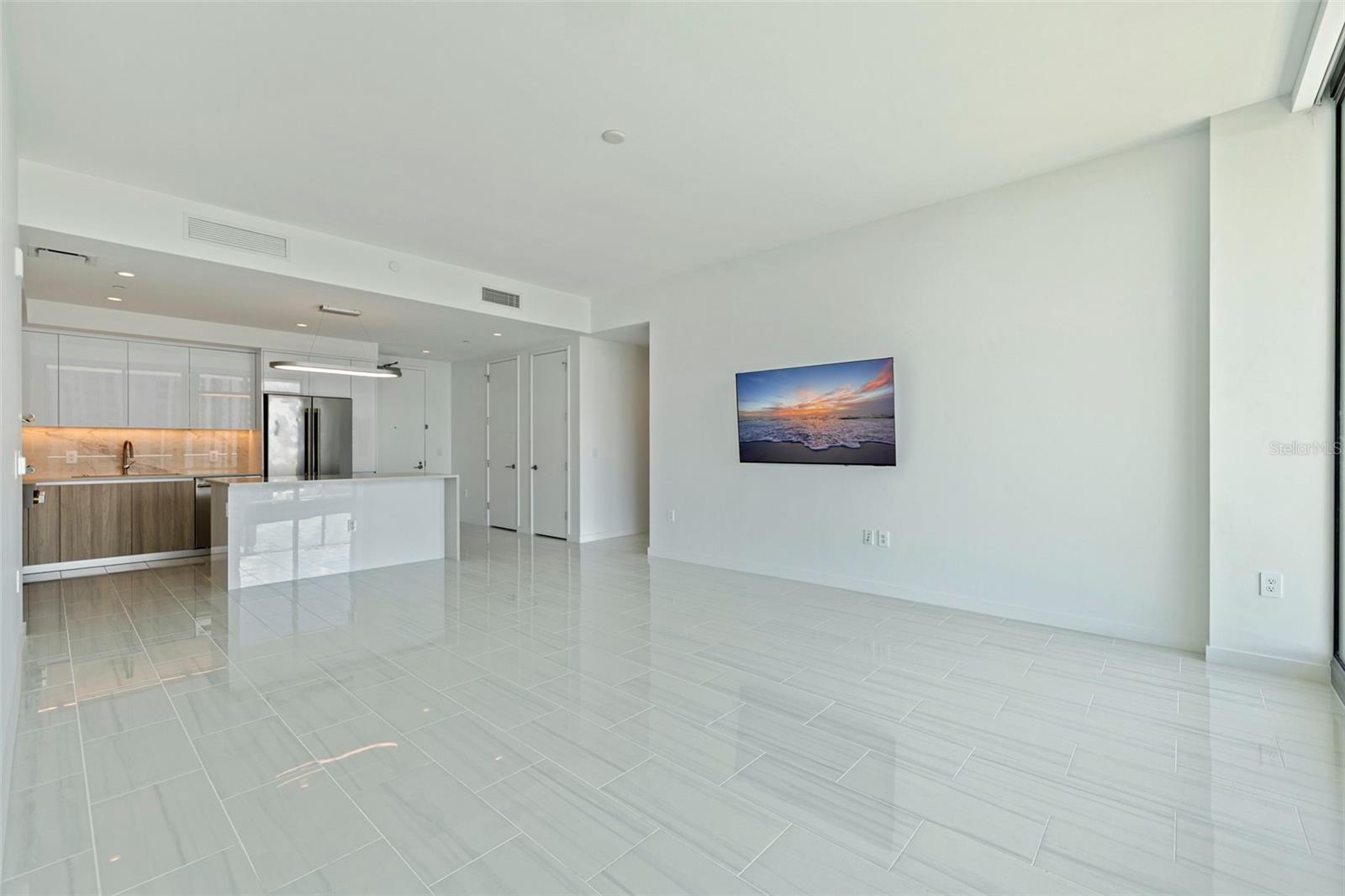 Condominium at 400 CENTRAL AVE #1105, ST PETERSBURG, photo 11 of 88