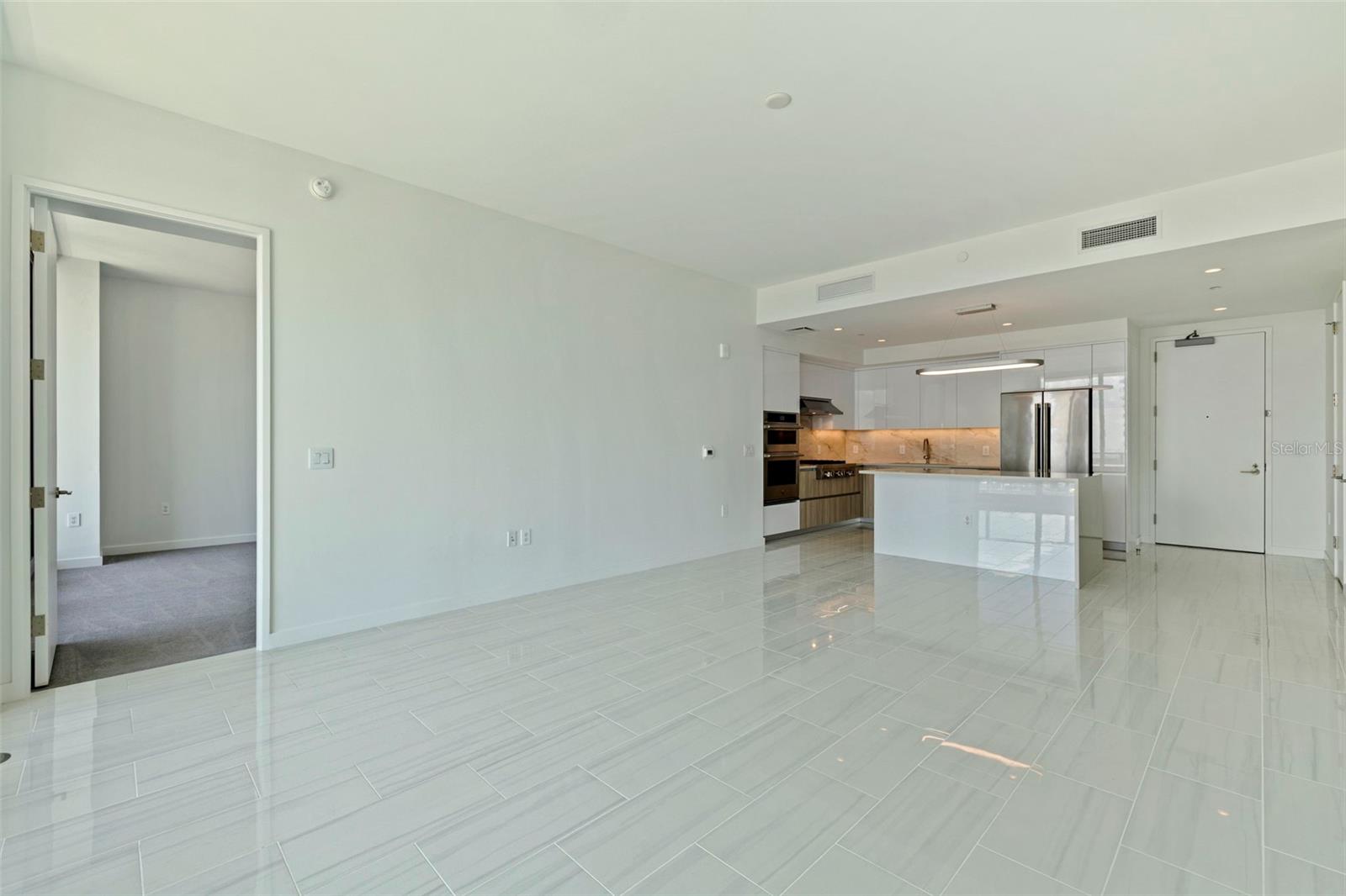 Condominium at 400 CENTRAL AVE #1105, ST PETERSBURG, photo 5 of 88