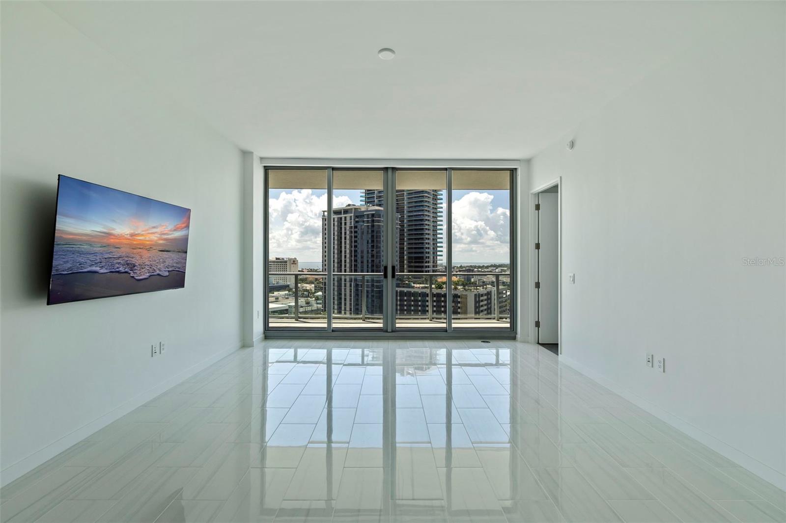 Condominium at 400 CENTRAL AVE #1105, ST PETERSBURG, photo 13 of 88