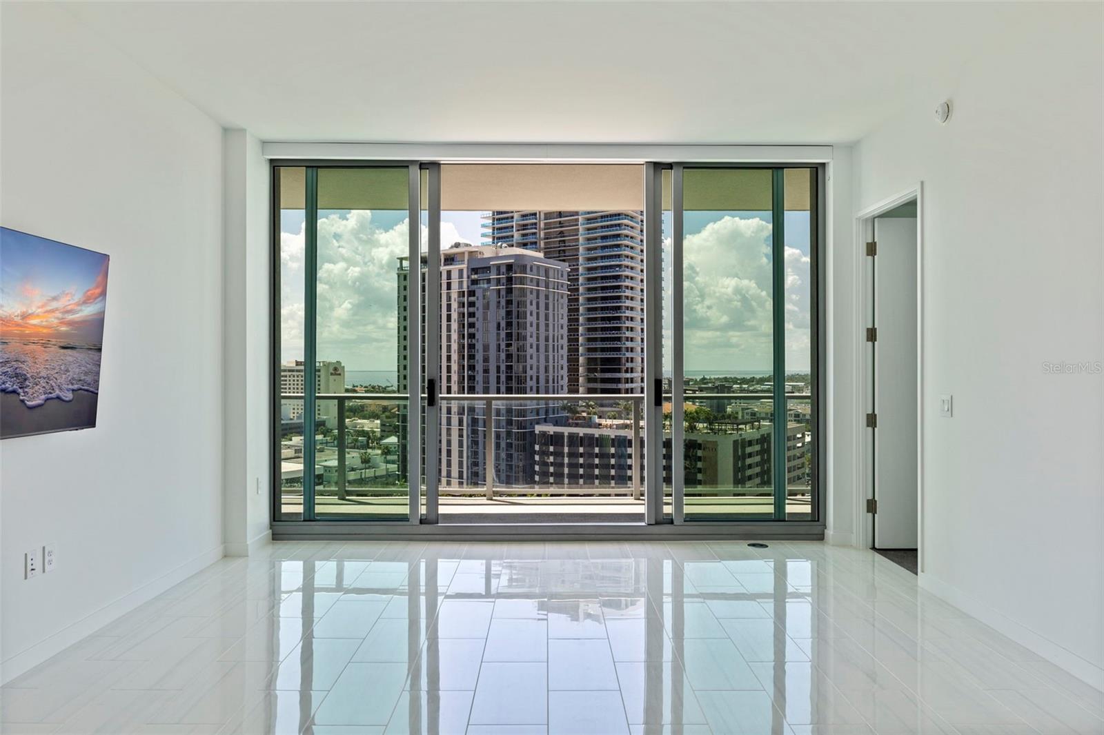 Condominium at 400 CENTRAL AVE #1105, ST PETERSBURG, photo 14 of 88