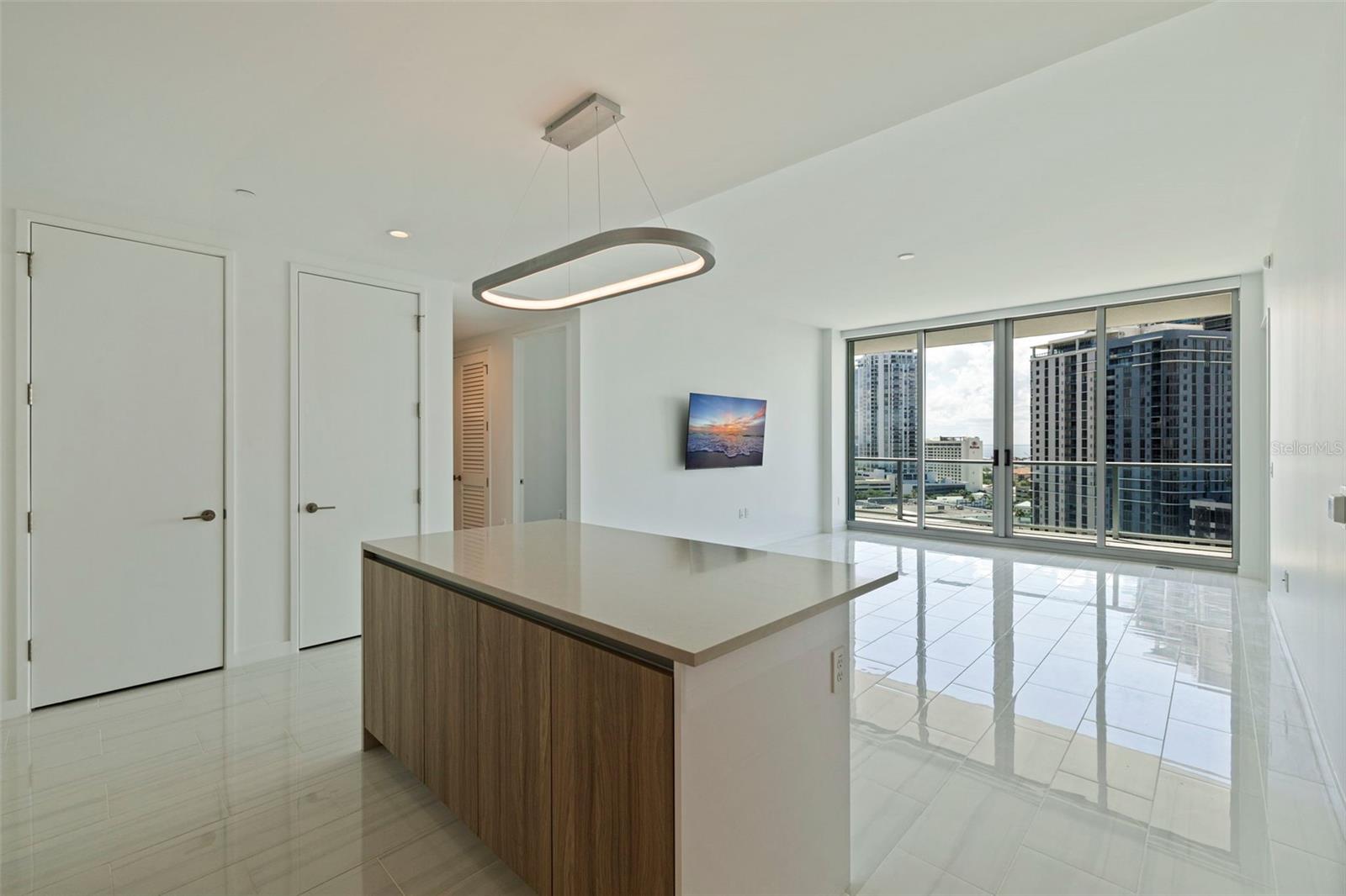 Condominium at 400 CENTRAL AVE #1105, ST PETERSBURG, photo 6 of 88
