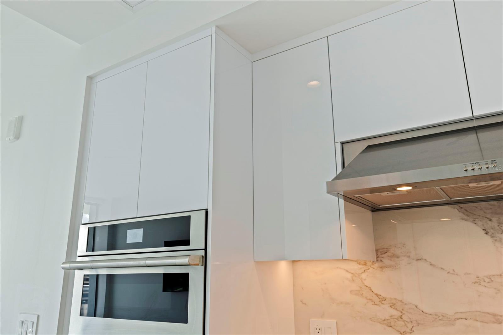 Upgraded Upper Cabinet Top Edge Finish - 400 CENTRAL AVE #1105, ST PETERSBURG