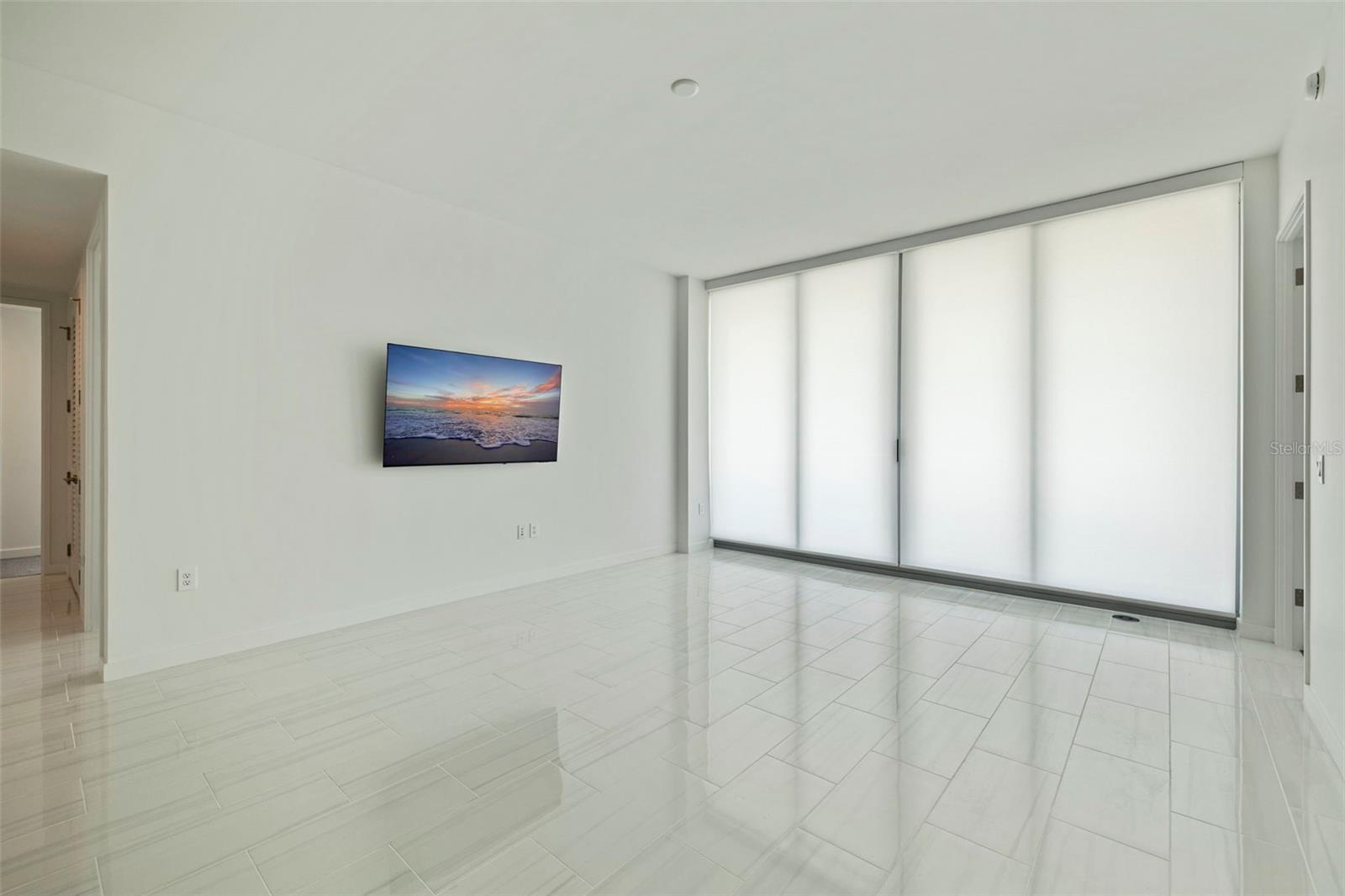 TV Included - 400 CENTRAL AVE #1105, ST PETERSBURG