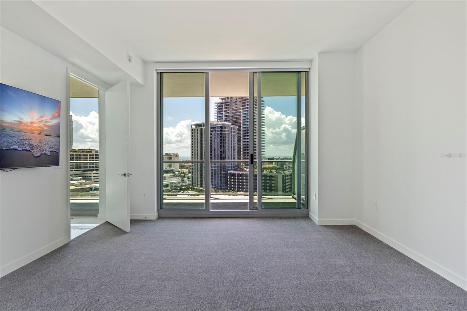 TV Included - 400 CENTRAL AVE #1105, ST PETERSBURG
