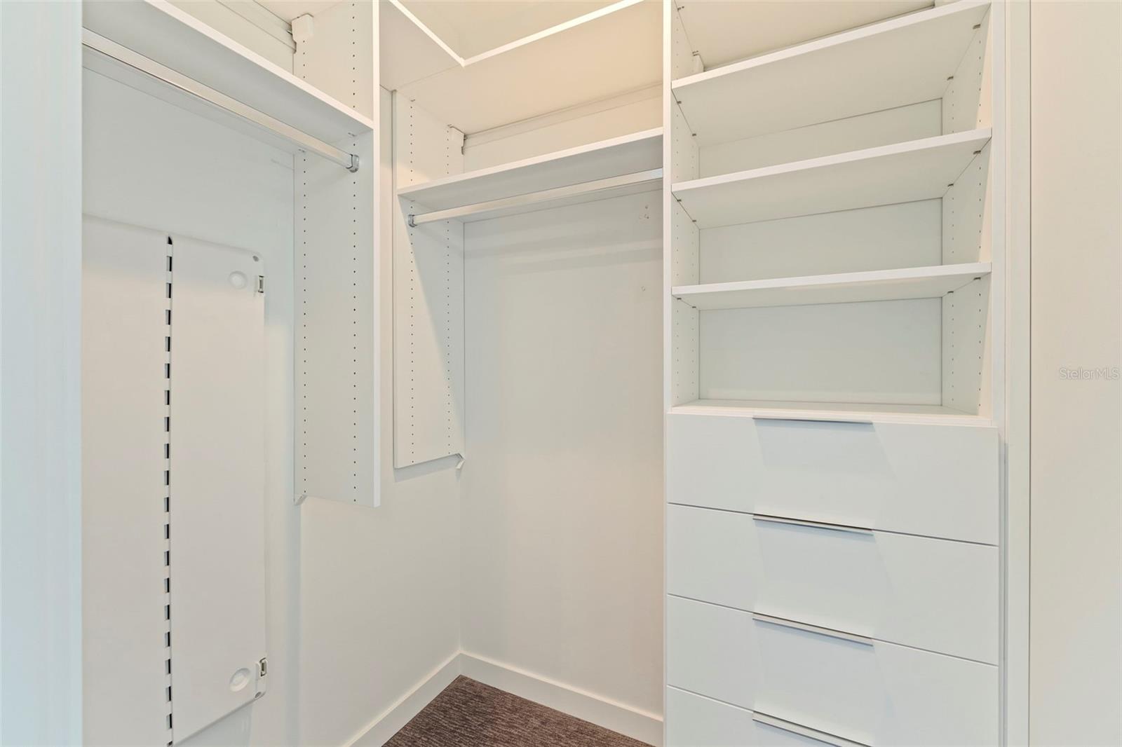 Custom California Closet - 400 CENTRAL AVE #1105, ST PETERSBURG