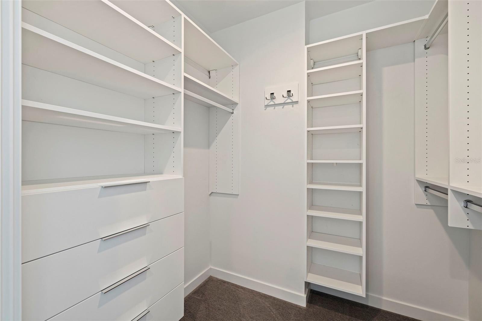California Closet - 400 CENTRAL AVE #1105, ST PETERSBURG
