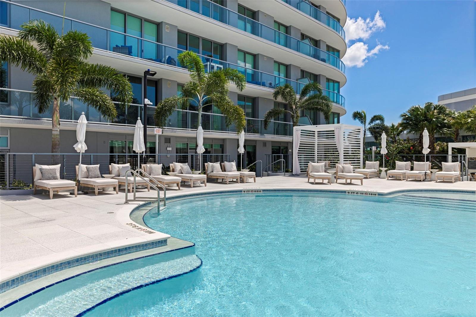Condominium at 400 CENTRAL AVE #1105, ST PETERSBURG, photo 61 of 88
