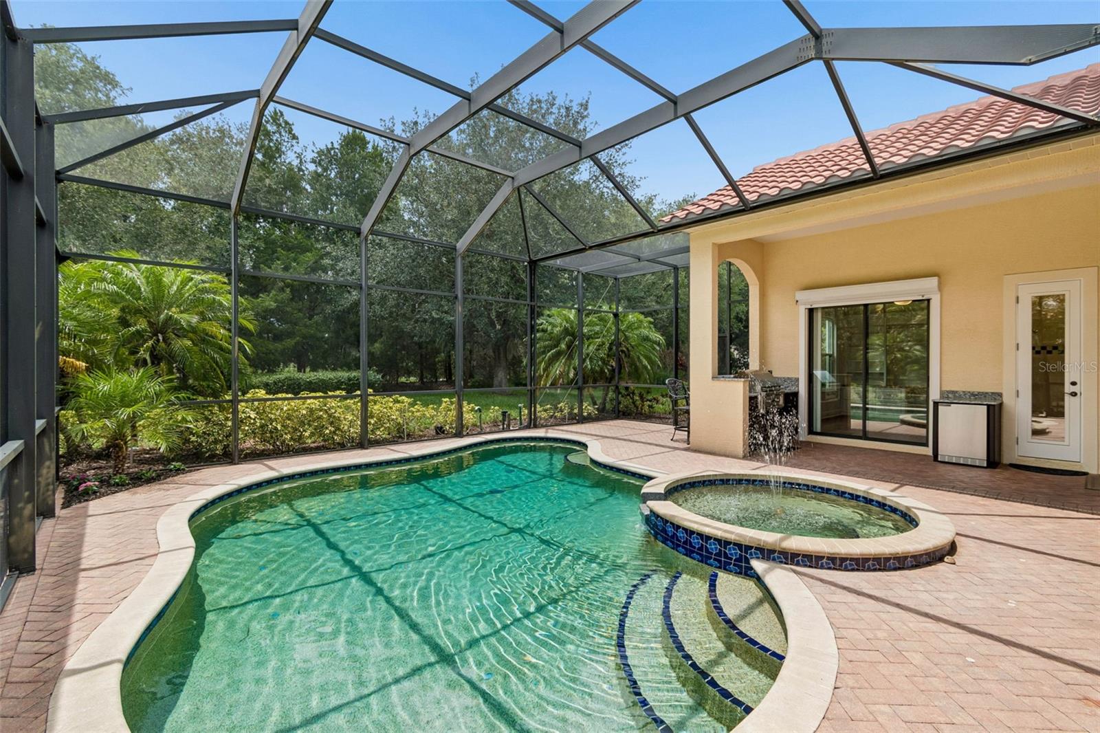 Pool and Spa - 7222 LAKE FOREST GLN, BRADENTON