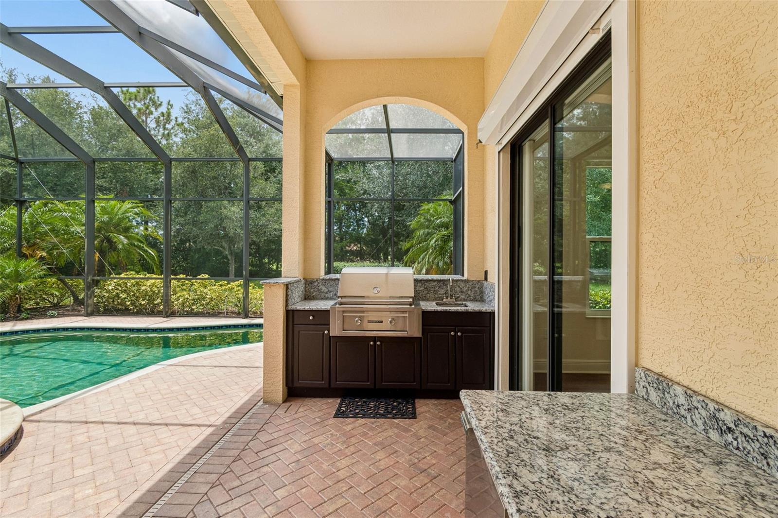 Outdoor Kitchen - 7222 LAKE FOREST GLN, BRADENTON