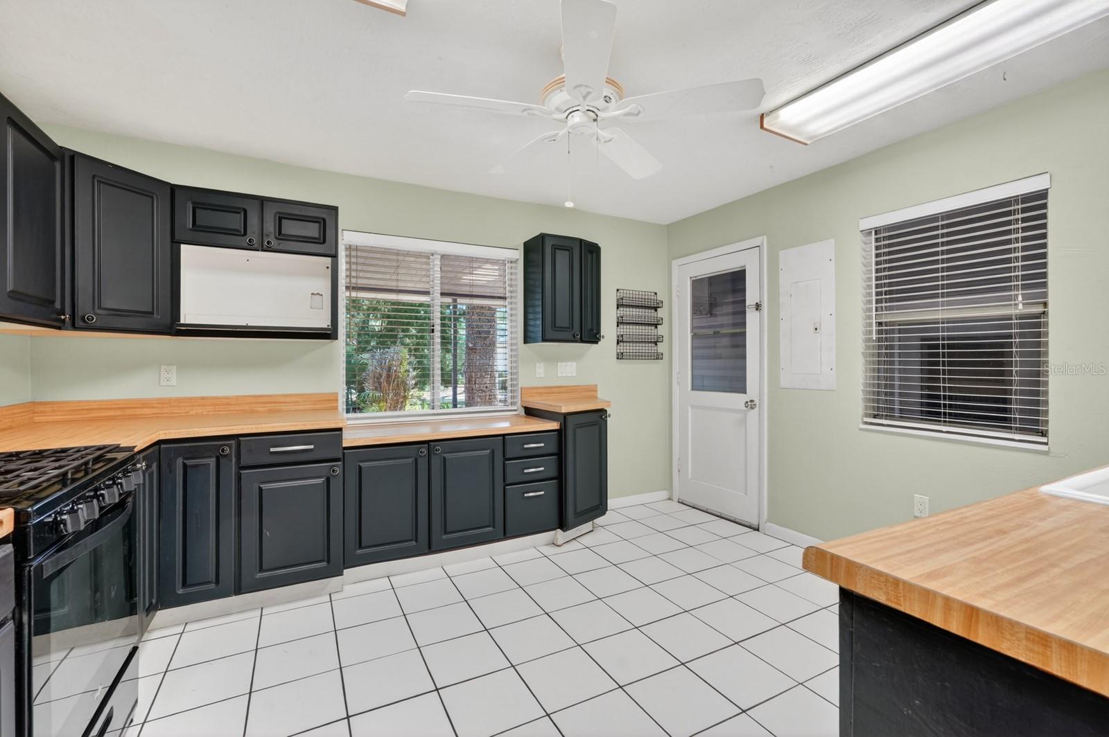 Single Family Residence at 12 DAWSON DR, PALM COAST, photo 31 of 49