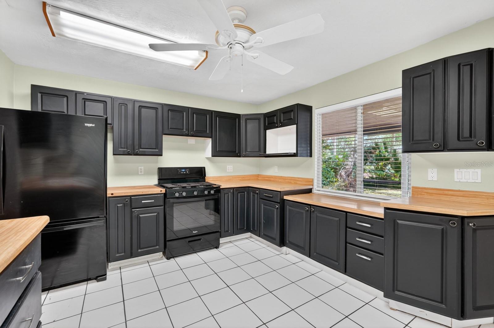Single Family Residence at 12 DAWSON DR, PALM COAST, photo 32 of 49