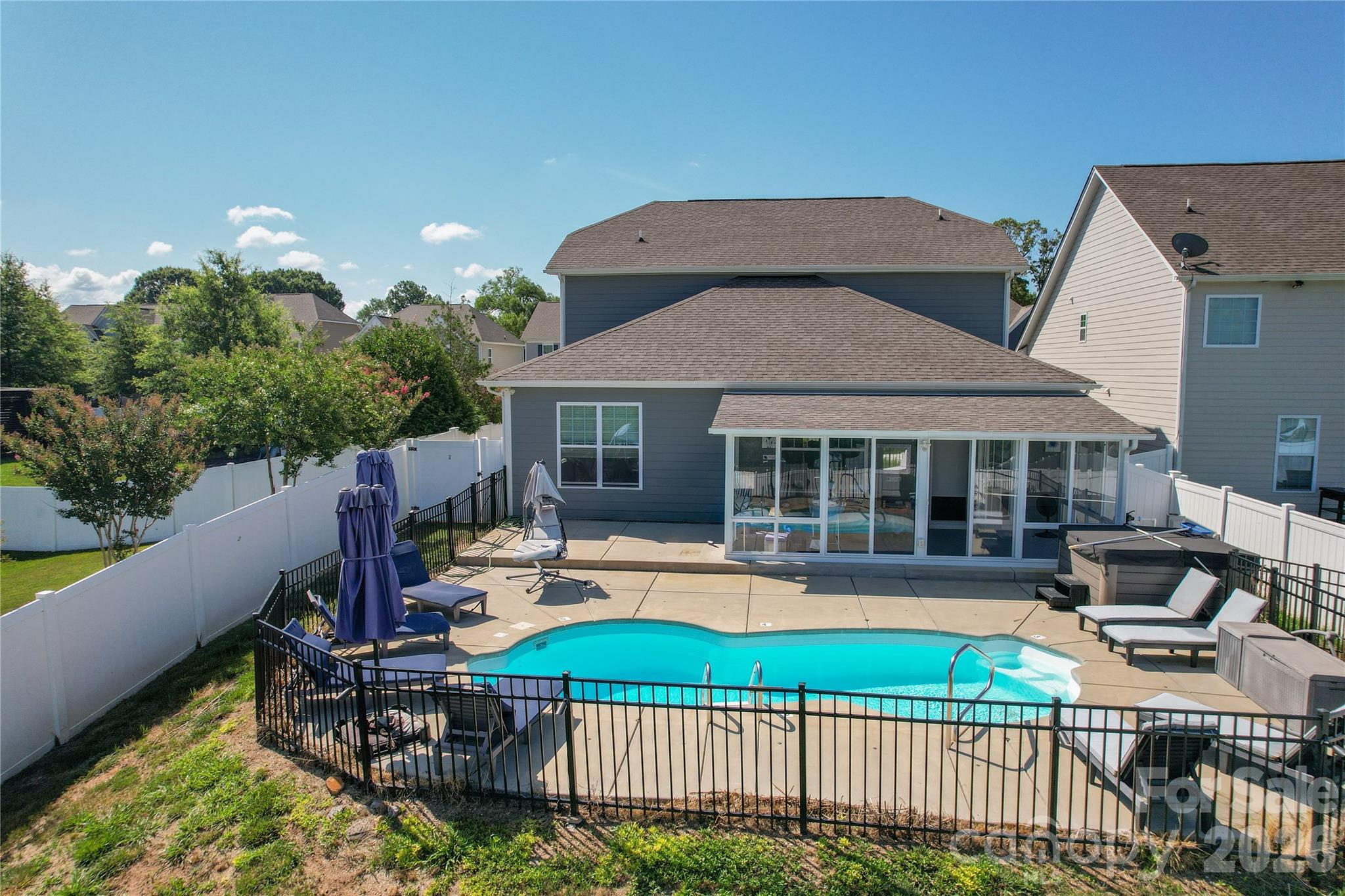 Single Family Residence at 109 E Americana Drive, Mooresville, photo 3 of 38