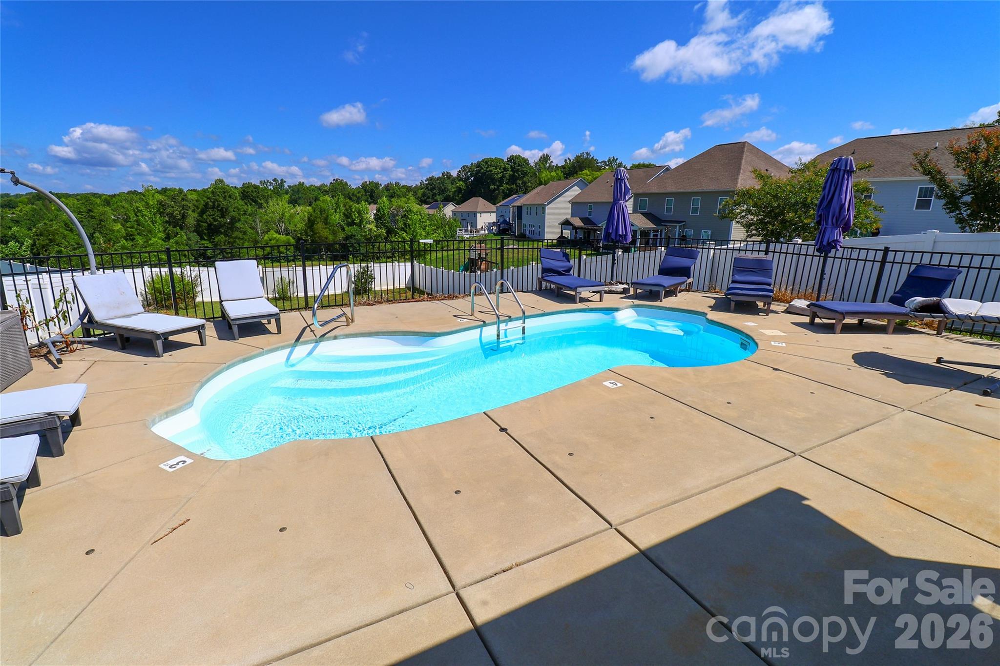 Single Family Residence at 109 E Americana Drive, Mooresville, photo 5 of 38