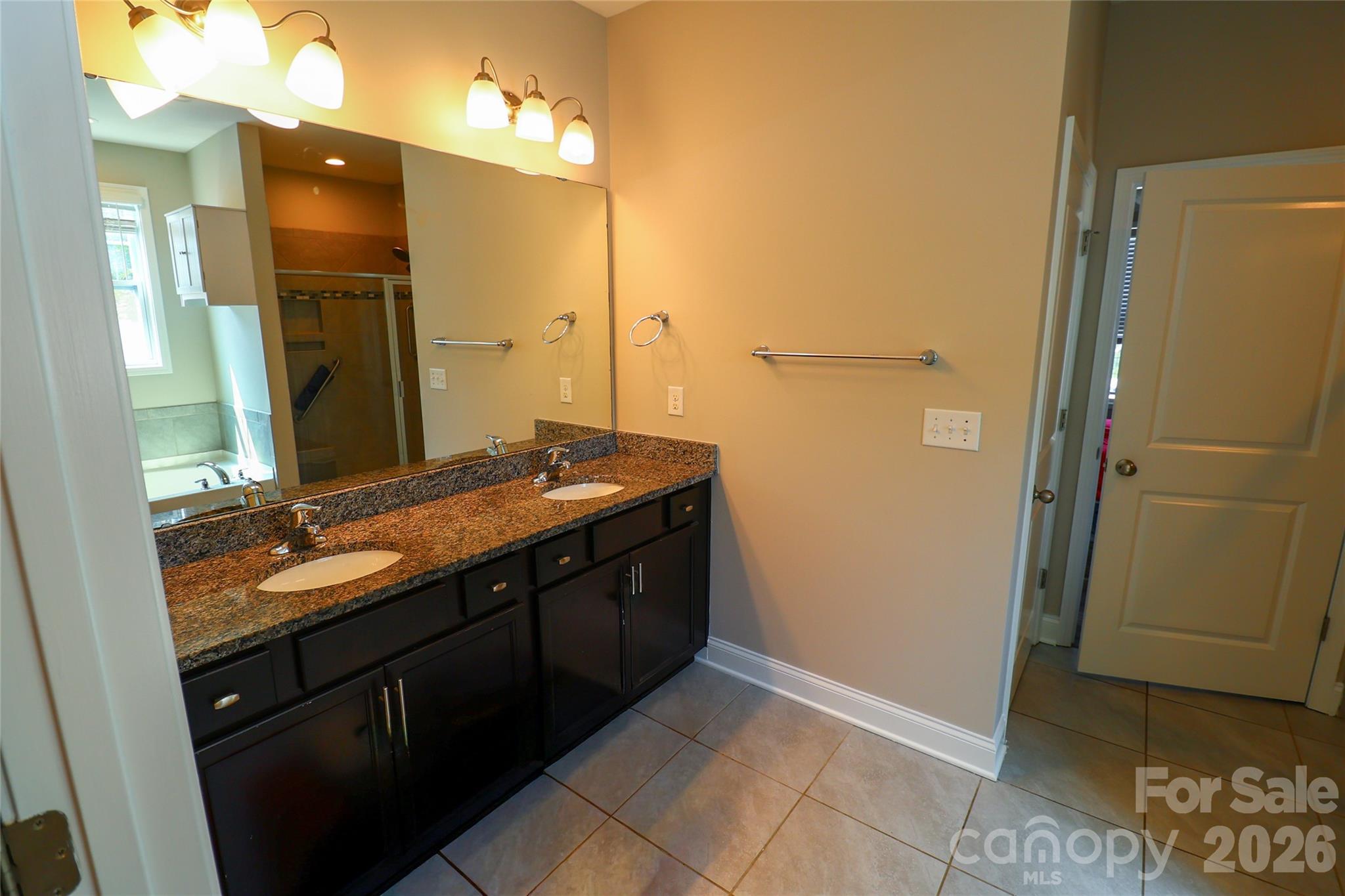 Single Family Residence at 109 E Americana Drive, Mooresville, photo 24 of 38