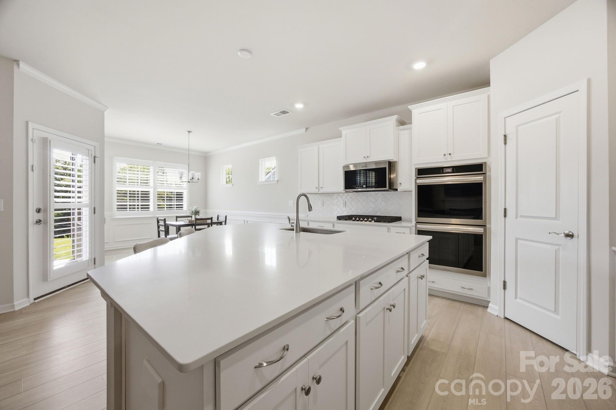 Single Family Residence at 1125 Lookout Shoals Drive, Fort Mill, photo 6 of 33