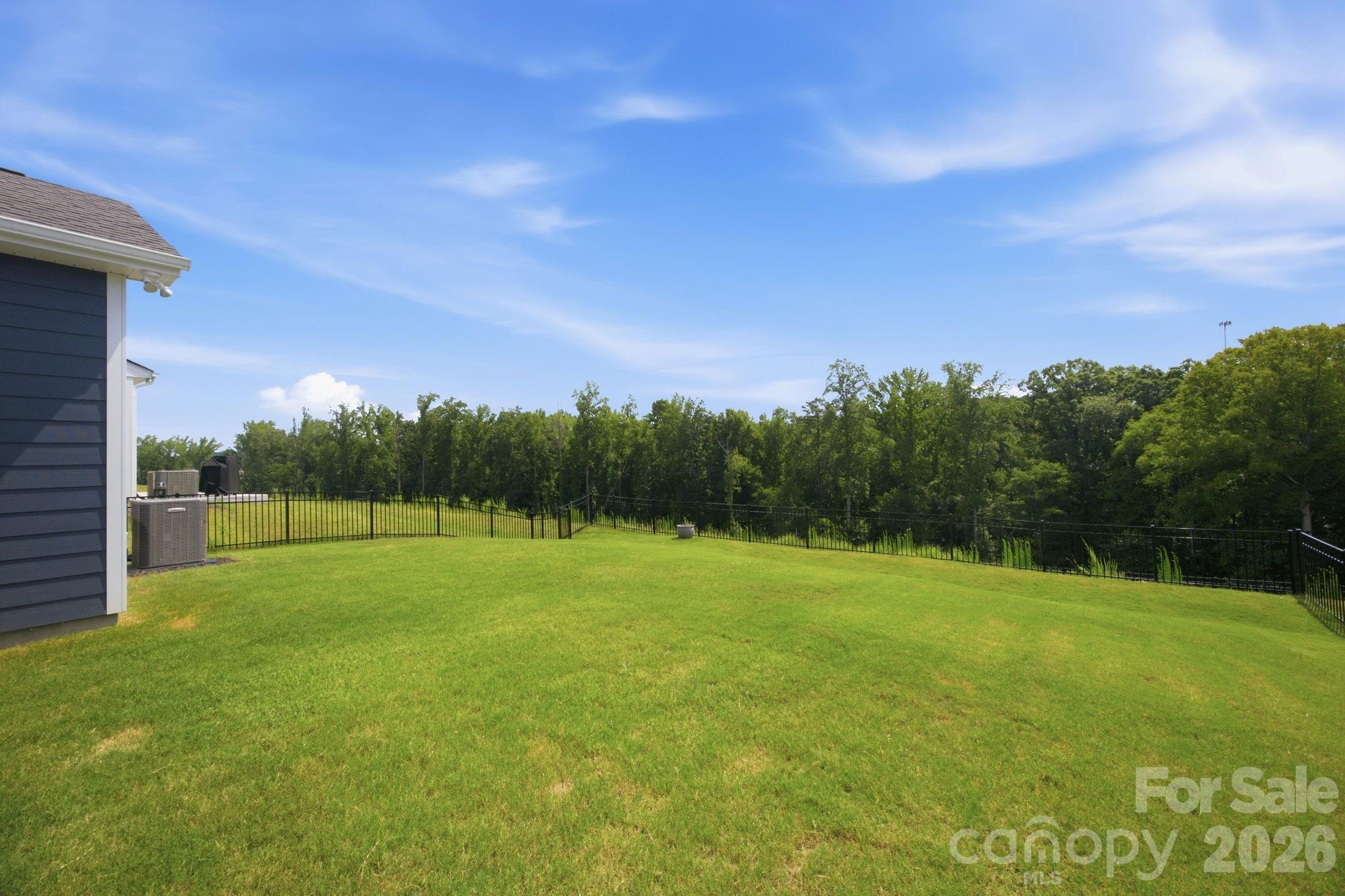 Single Family Residence at 1125 Lookout Shoals Drive, Fort Mill, photo 29 of 33