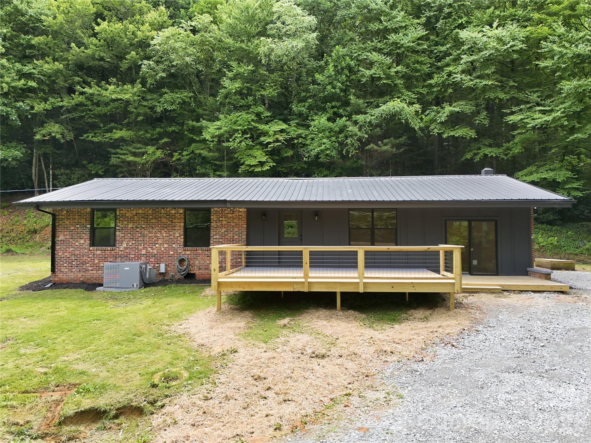 Front View - 30 Top Of The Mountain Road, Hendersonville