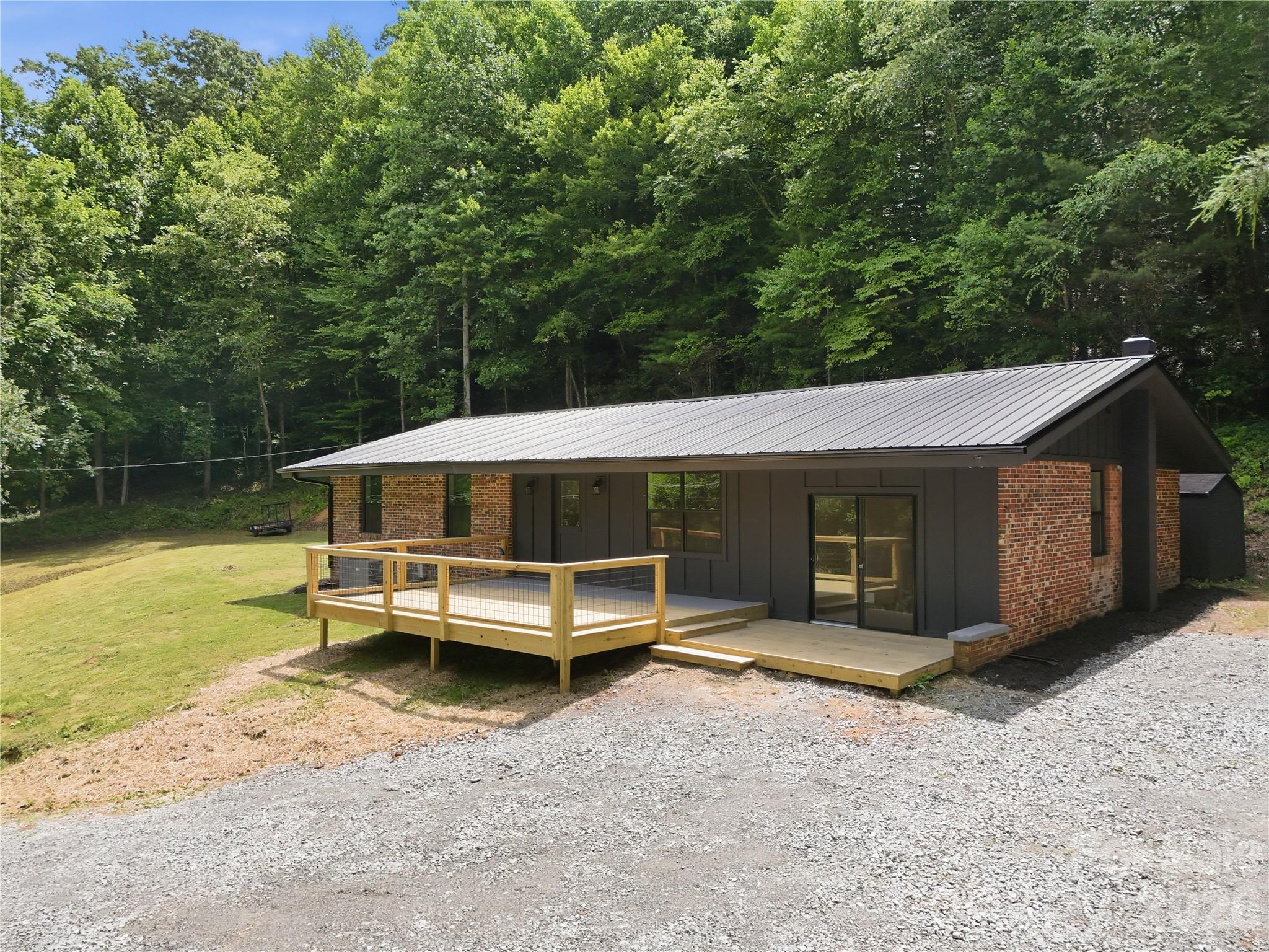 Front Drive - 30 Top Of The Mountain Road, Hendersonville