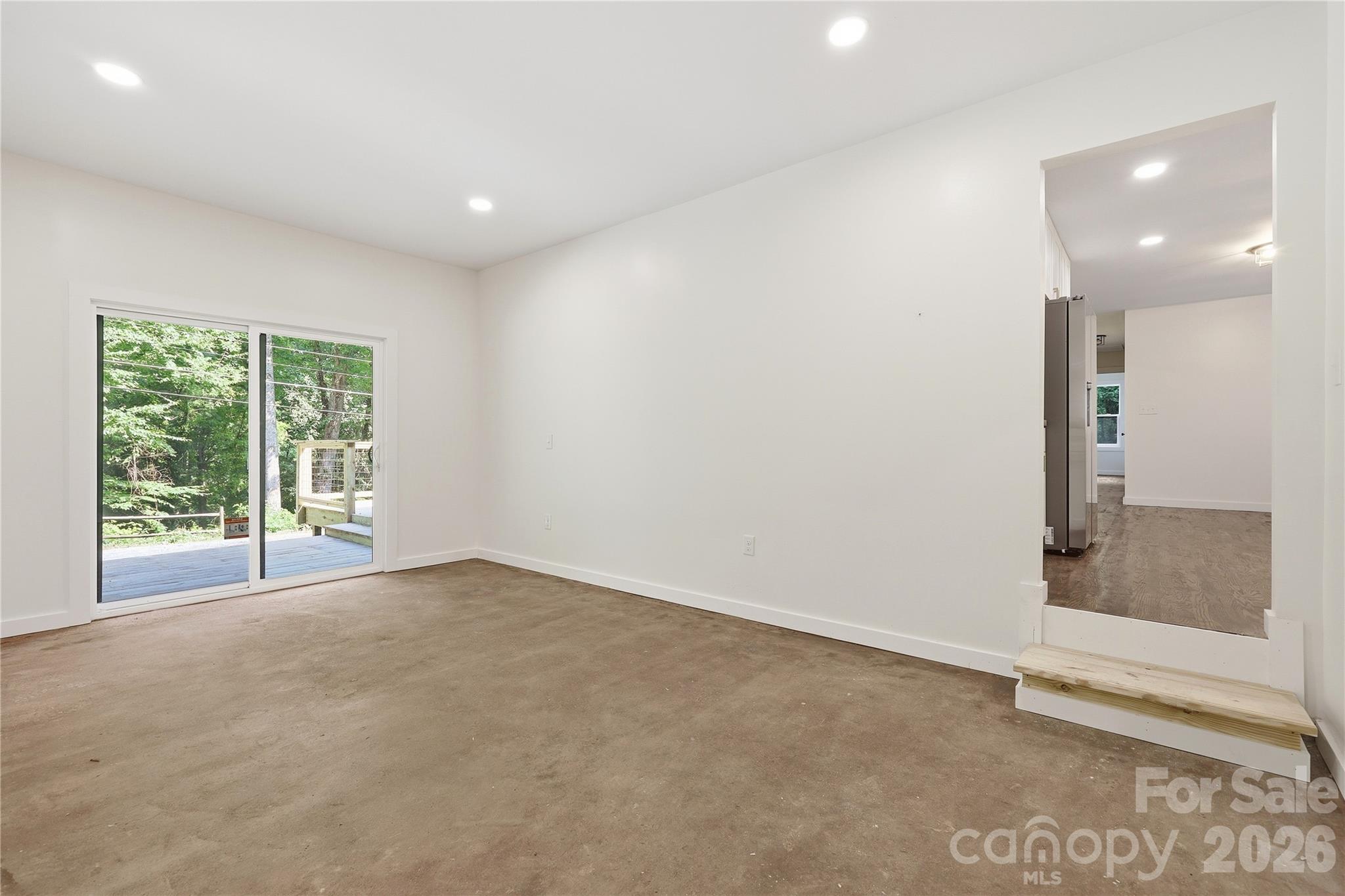 Family Room - 30 Top Of The Mountain Road, Hendersonville