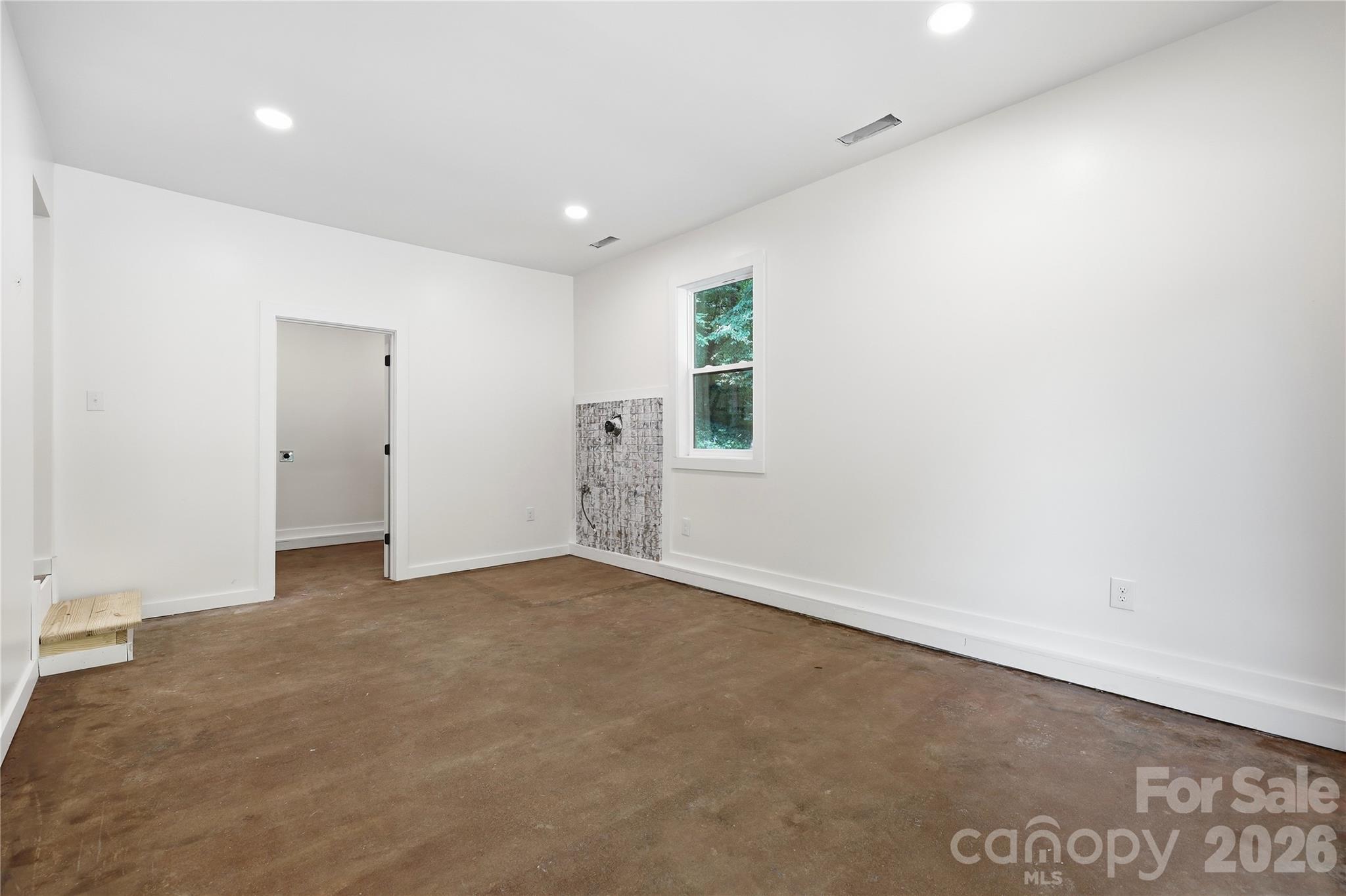 Family Room - 30 Top Of The Mountain Road, Hendersonville