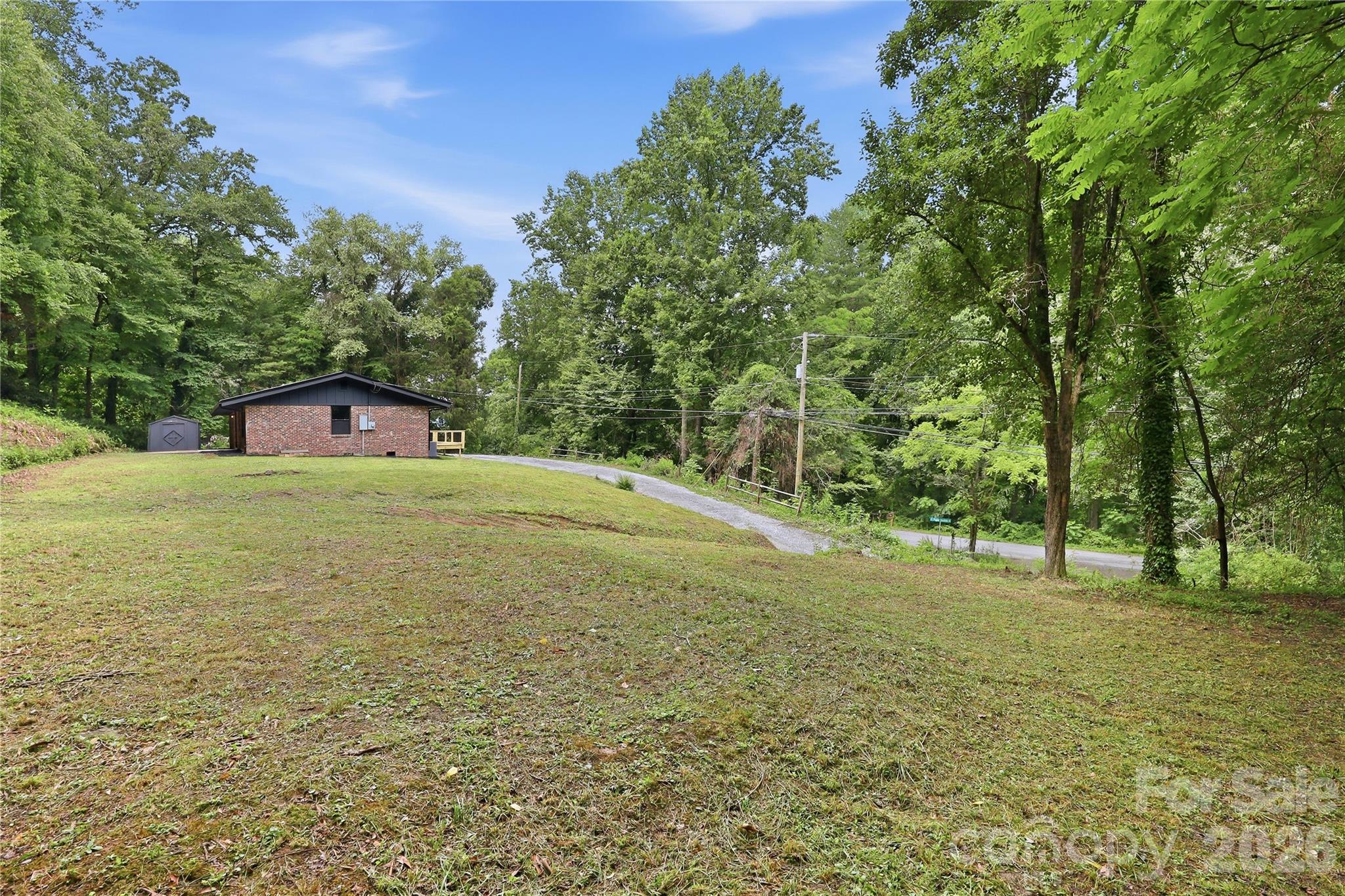 Level Side Yard - 30 Top Of The Mountain Road, Hendersonville
