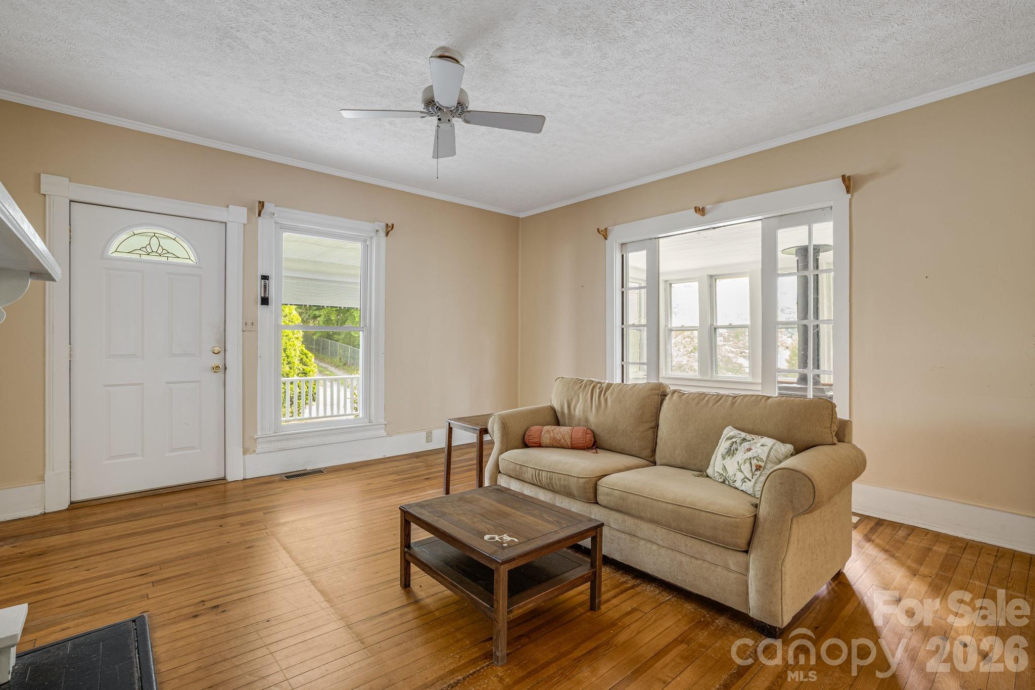 Single Family Residence at 82 Hill Street, Hot Springs, photo 5 of 42