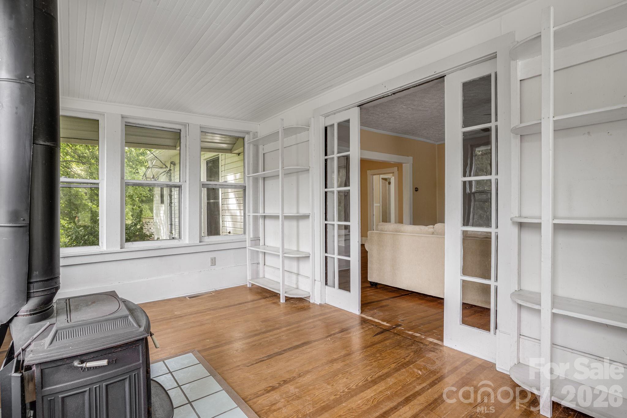 Single Family Residence at 82 Hill Street, Hot Springs, photo 8 of 42