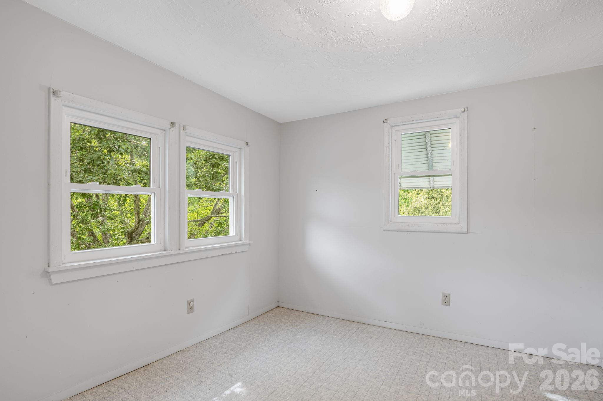 Single Family Residence at 82 Hill Street, Hot Springs, photo 24 of 42