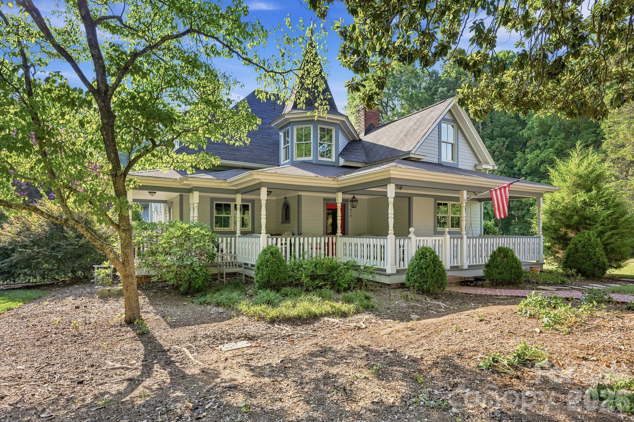 Front - 519 South Street, Davidson