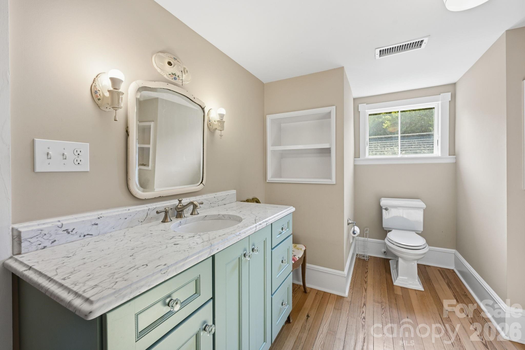 Upstairs Hall Bath - 519 South Street, Davidson