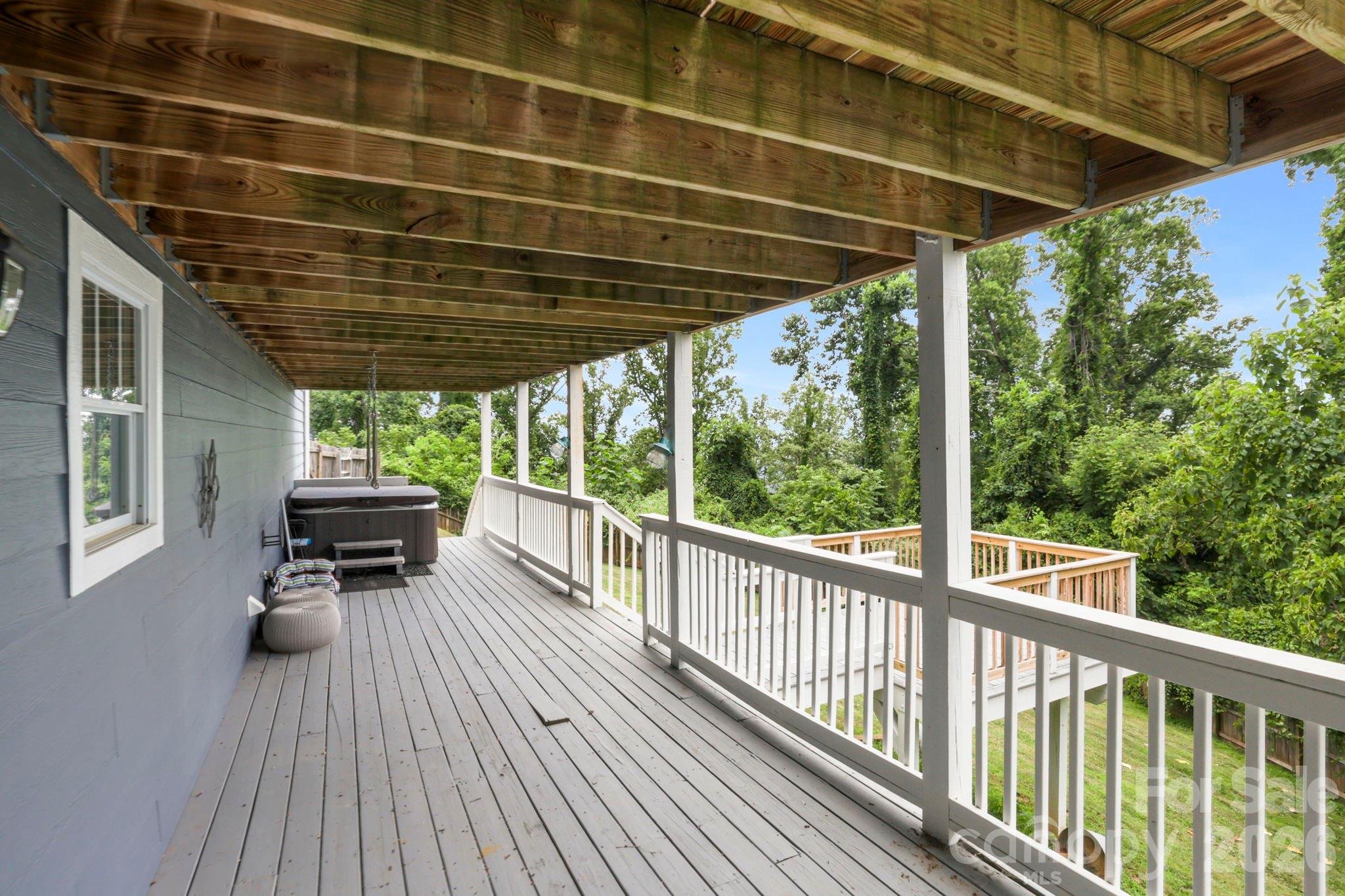 Lower Deck with Hot Tub - 26 Crestwood Drive, Arden