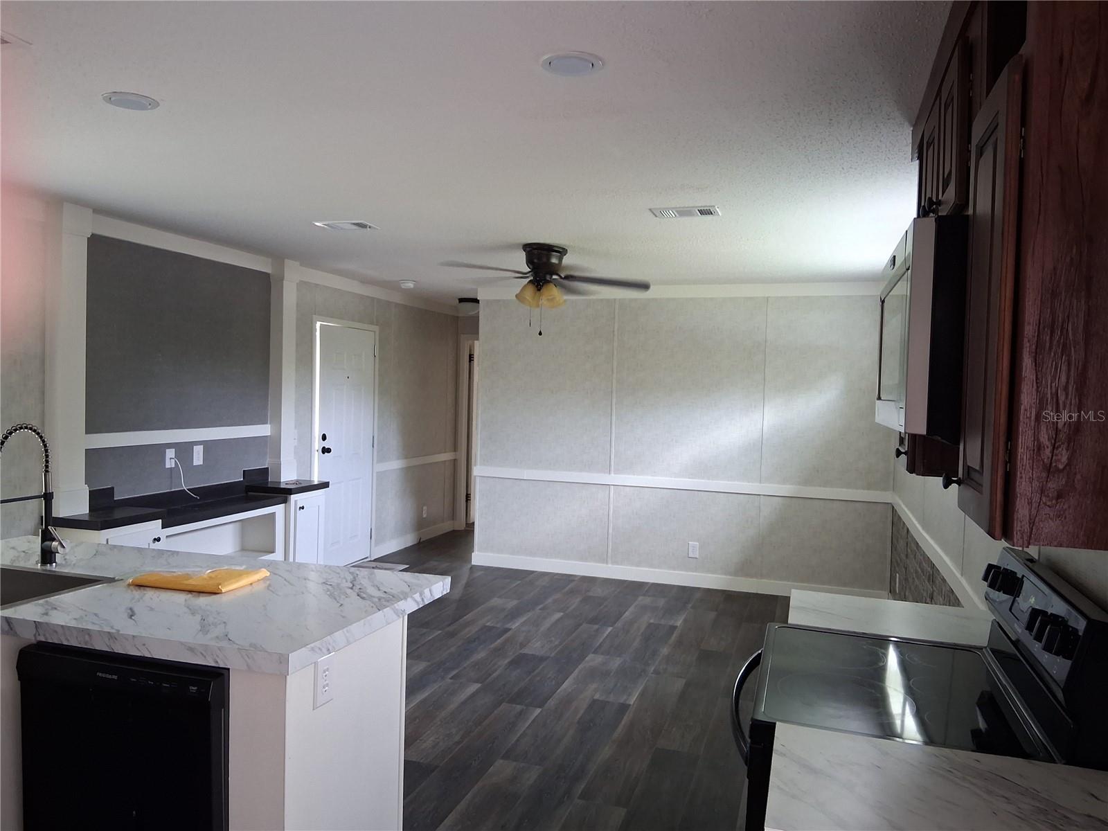 Manufactured Home at 9170 DAN LYNN ST, BROOKSVILLE, photo 9 of 12