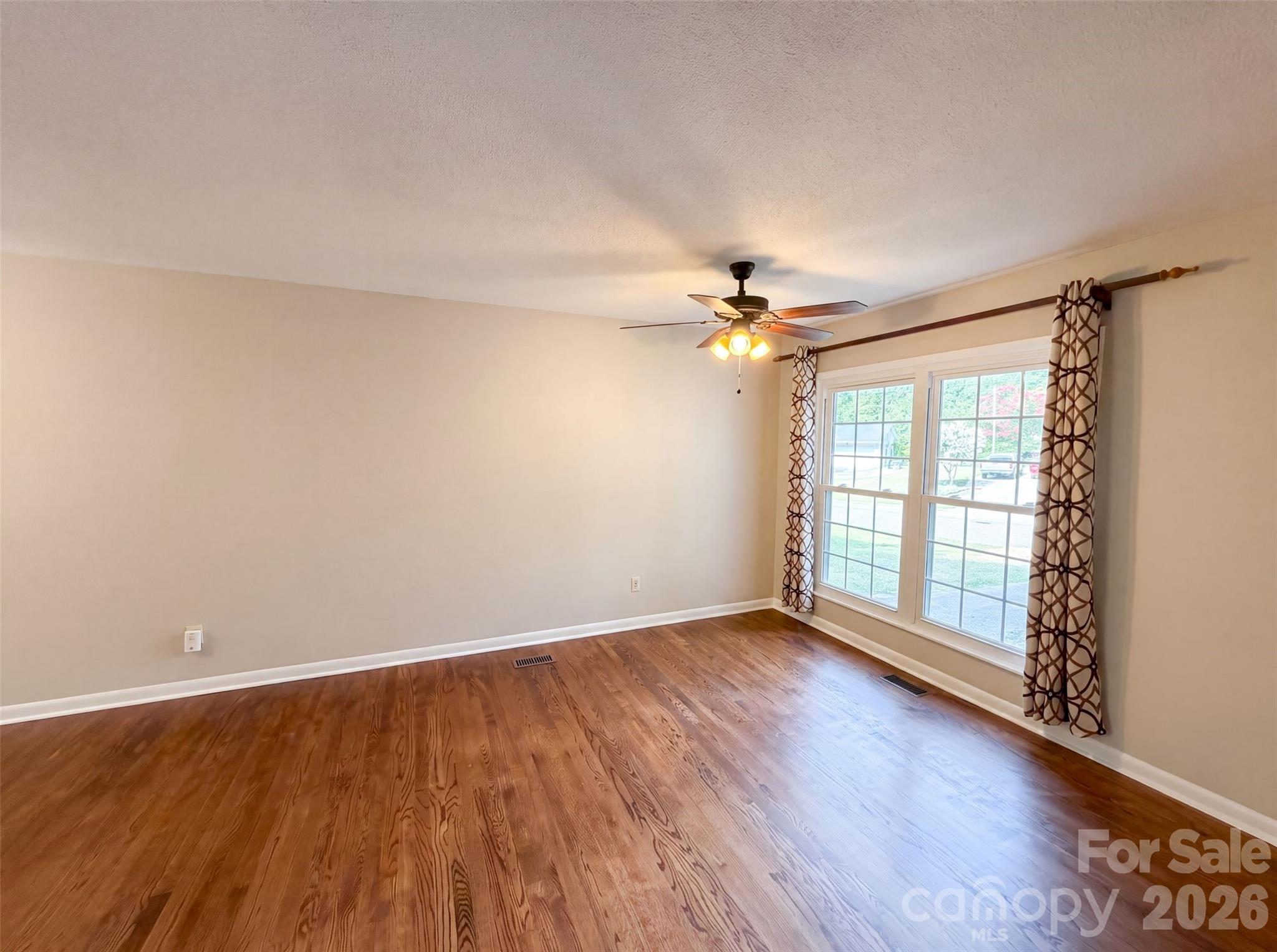 Single Family Residence at 1716 Timberlane Street, Gastonia, photo 3 of 17