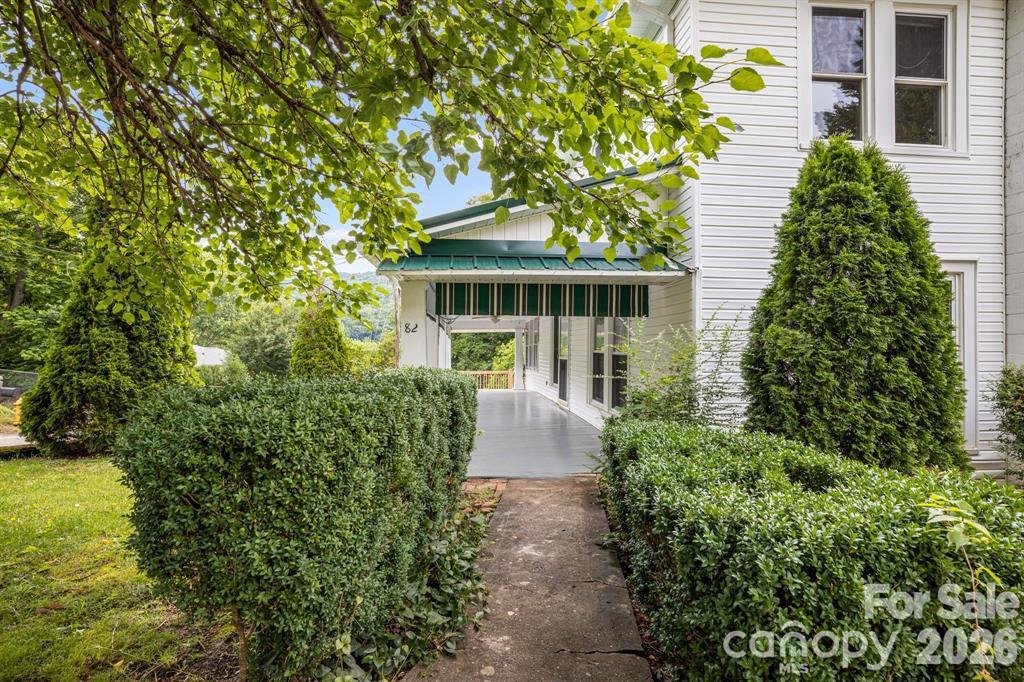 Single Family Residence at 82 Hill Street, Hot Springs, photo 2 of 42