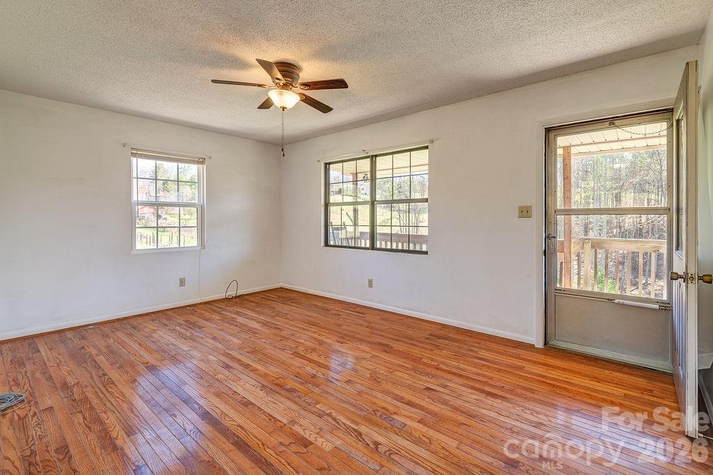 Single Family Residence at 216 Pickens Road, Weaverville, photo 5 of 31