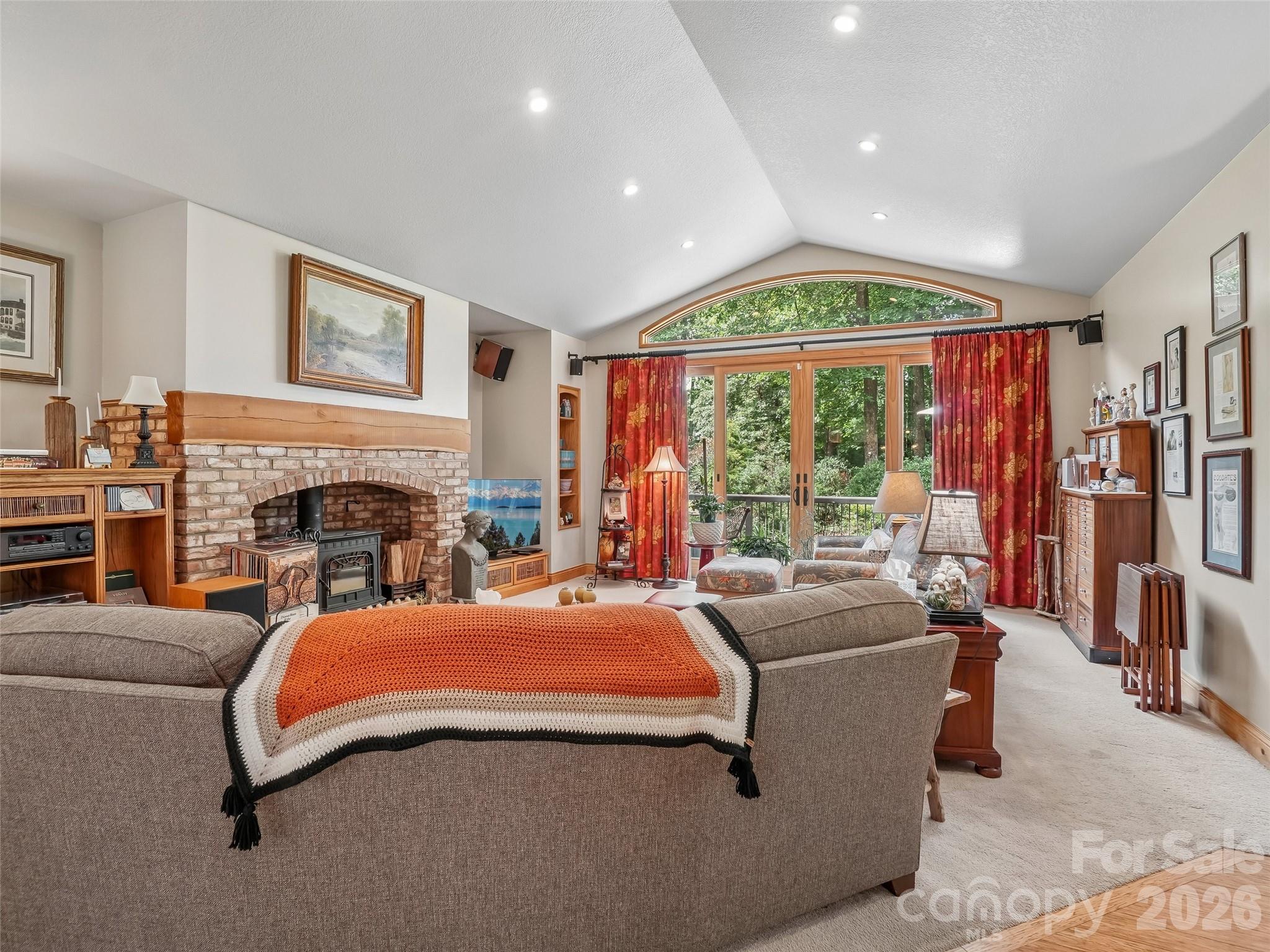 Single Family Residence at 300 Pinnacle Peak Lane, Flat Rock, photo 5 of 40