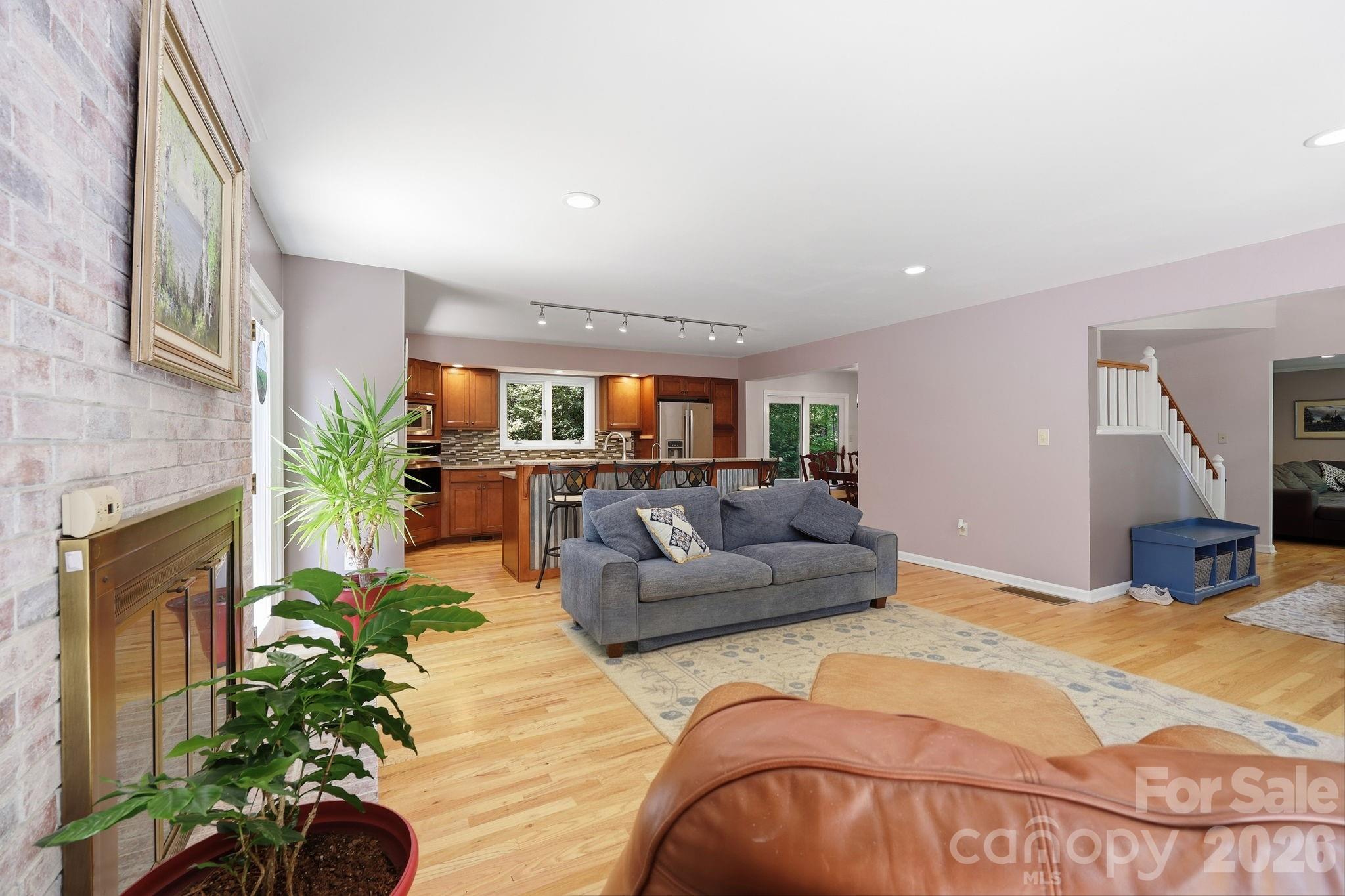 Single Family Residence at 202 Riva Ridge Drive, Fairview, photo 7 of 48