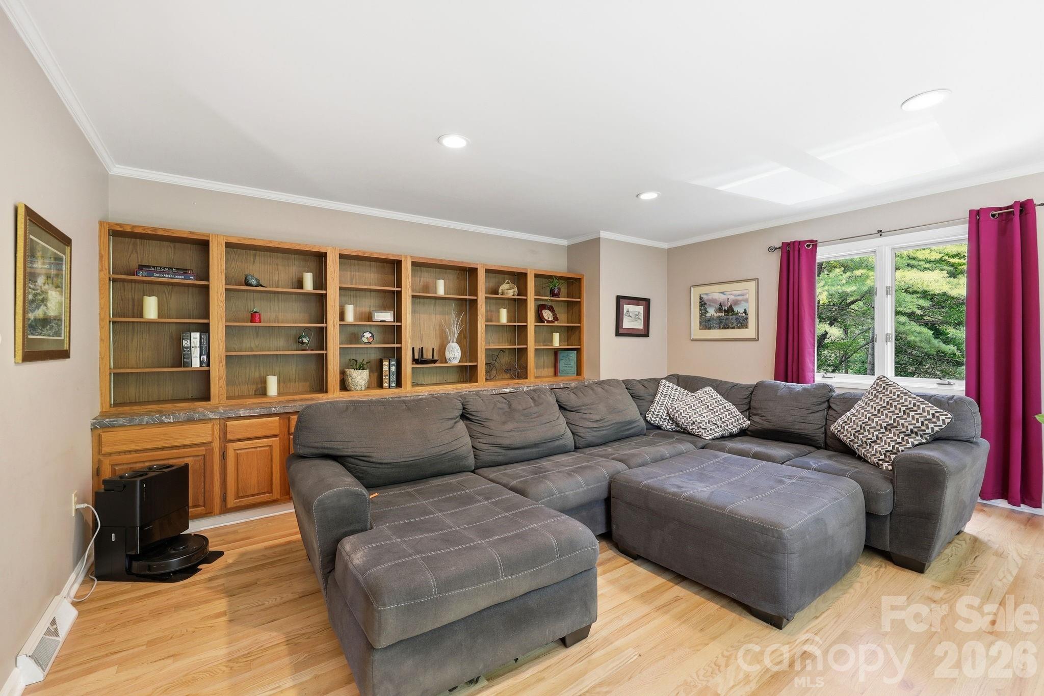 Single Family Residence at 202 Riva Ridge Drive, Fairview, photo 4 of 48