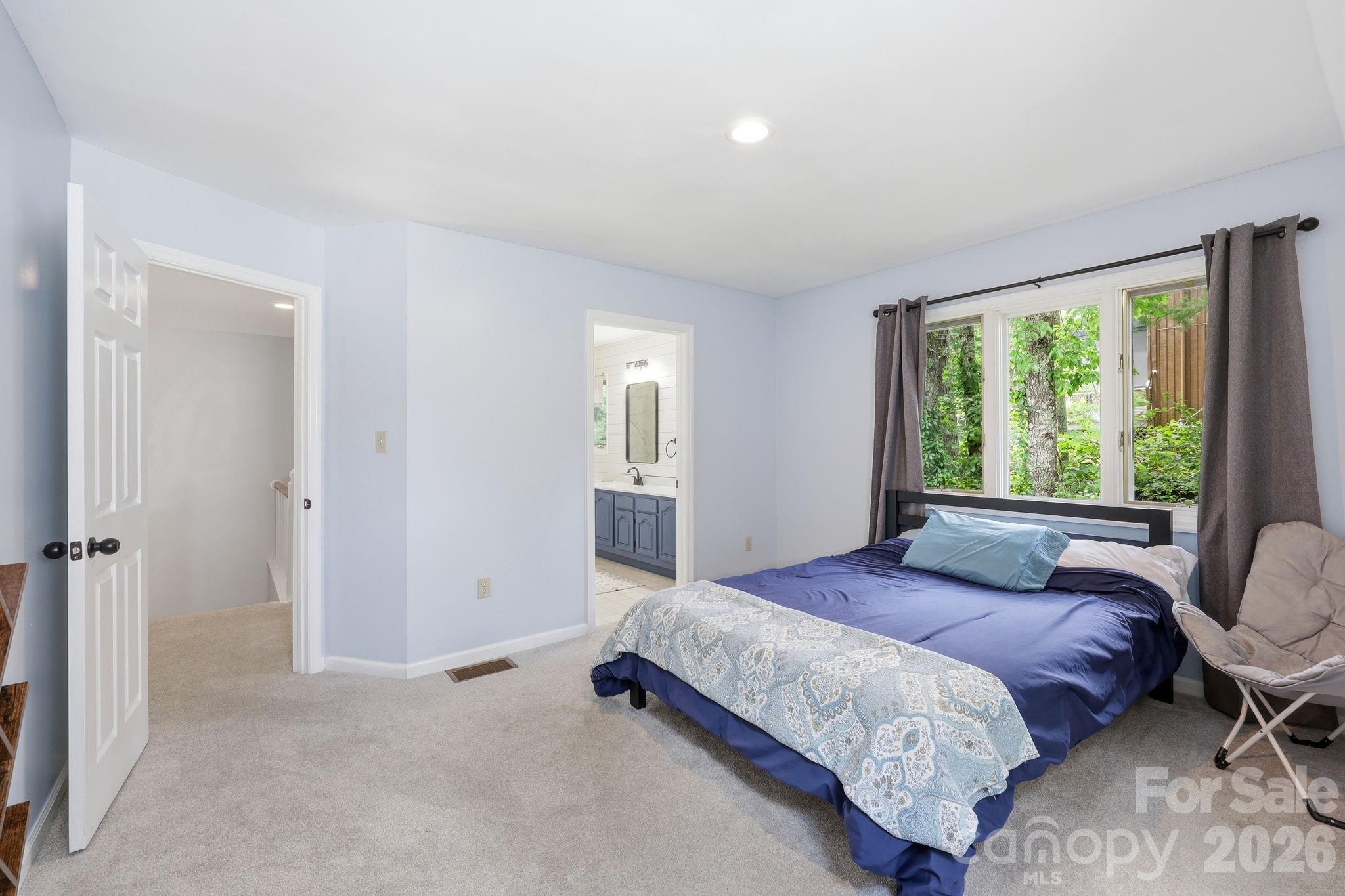 Single Family Residence at 202 Riva Ridge Drive, Fairview, photo 23 of 48