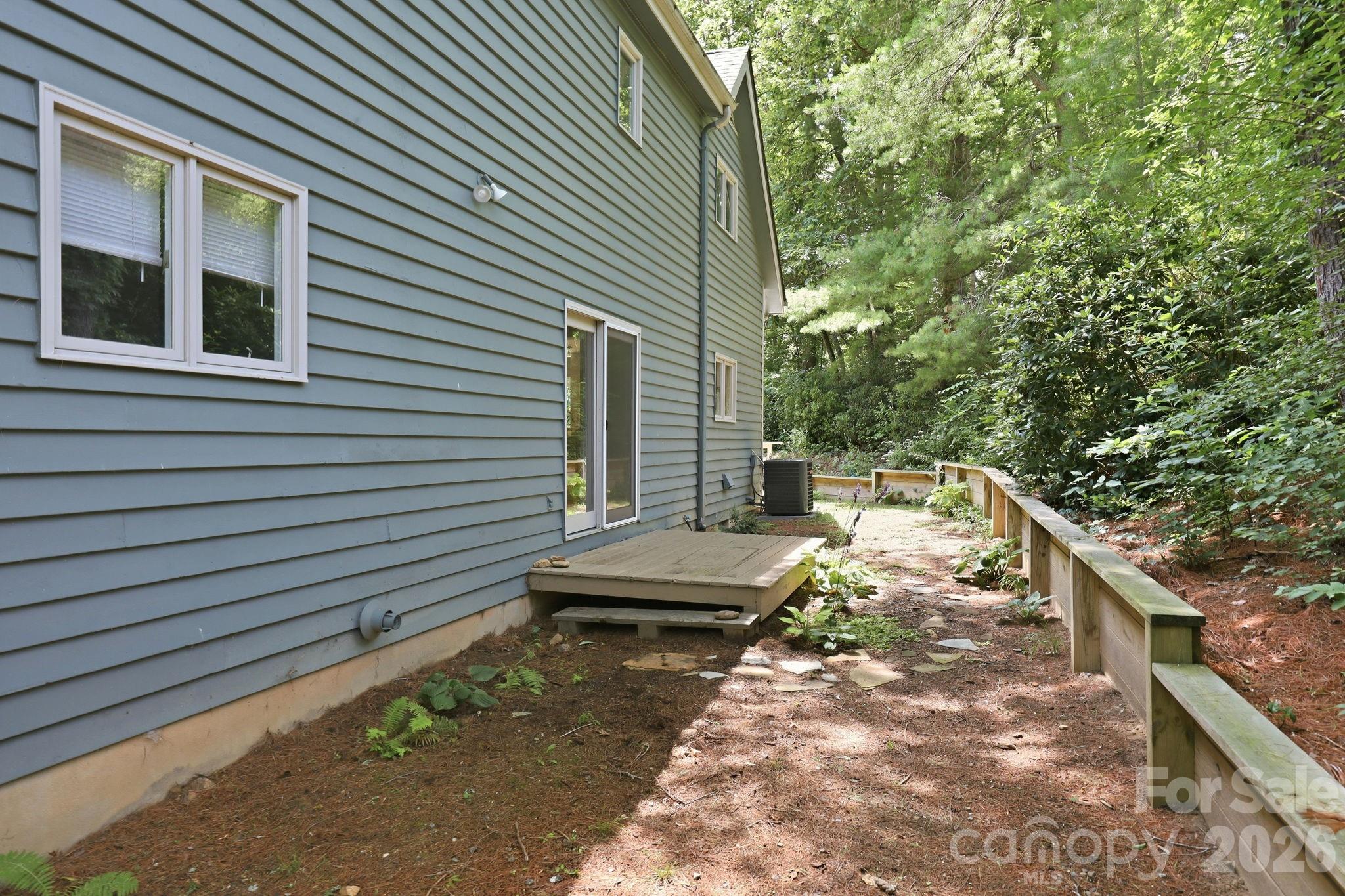 Single Family Residence at 202 Riva Ridge Drive, Fairview, photo 34 of 48