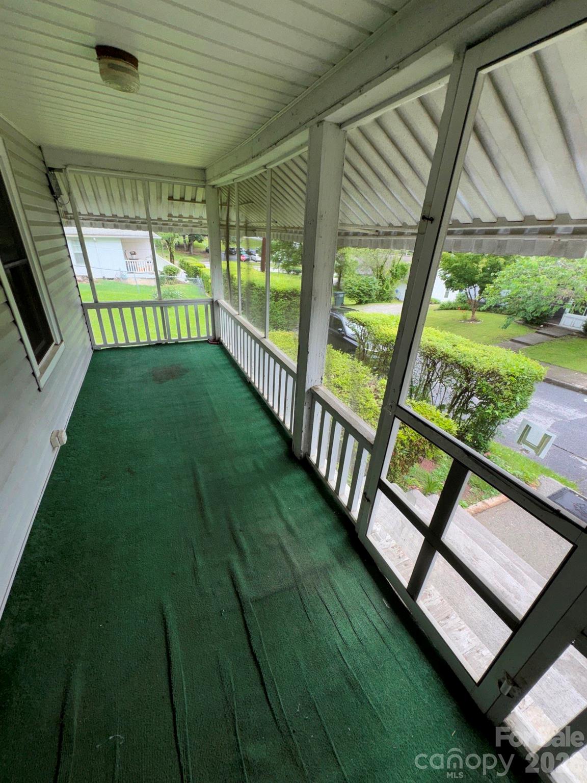 Single Family Residence at 831/833 N Oak Street, Hendersonville, photo 14 of 26