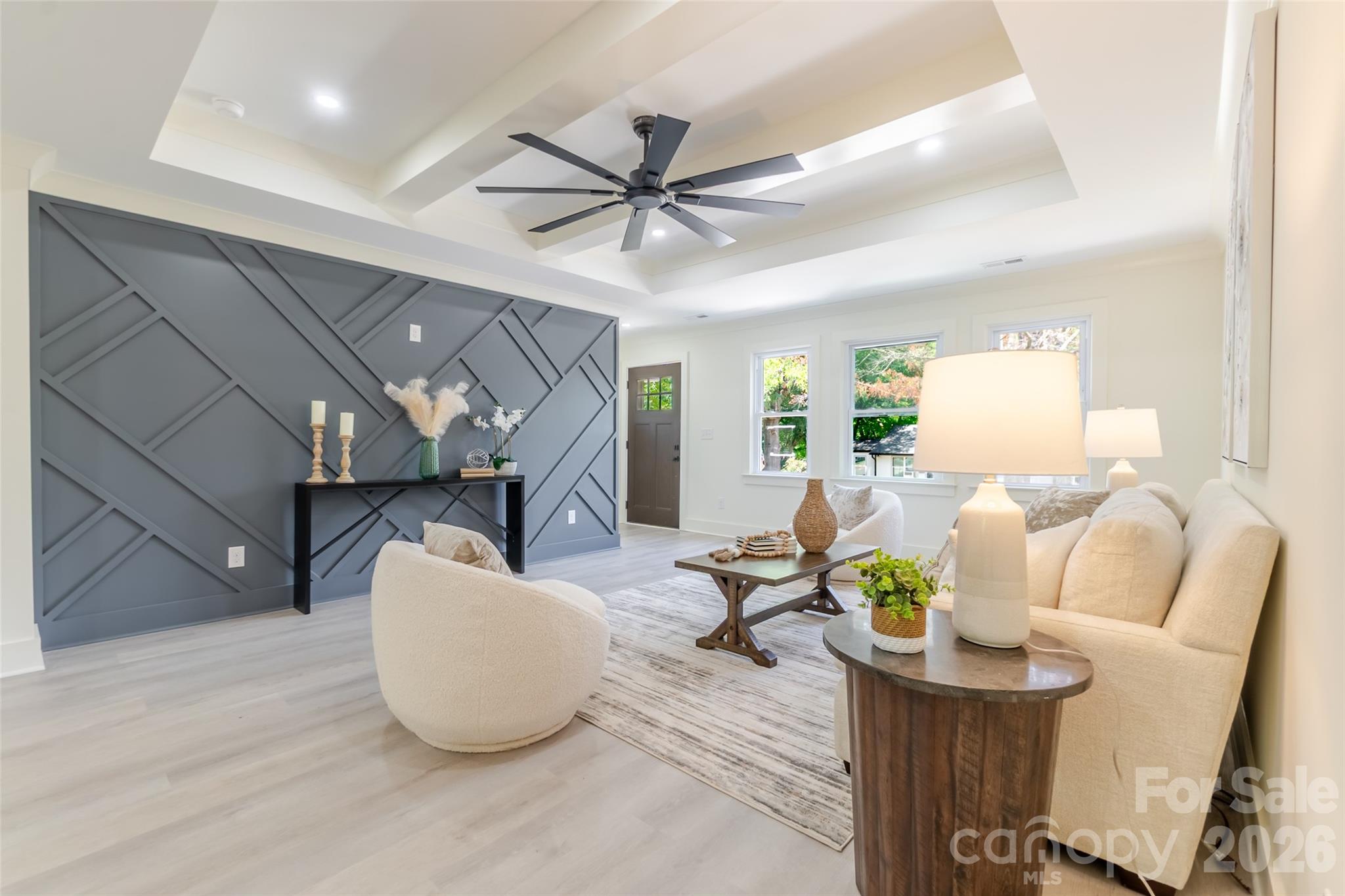 Enjoy bright, modern finishes including a gorgeous accent wall - 1501 Mccormick Avenue, Gastonia