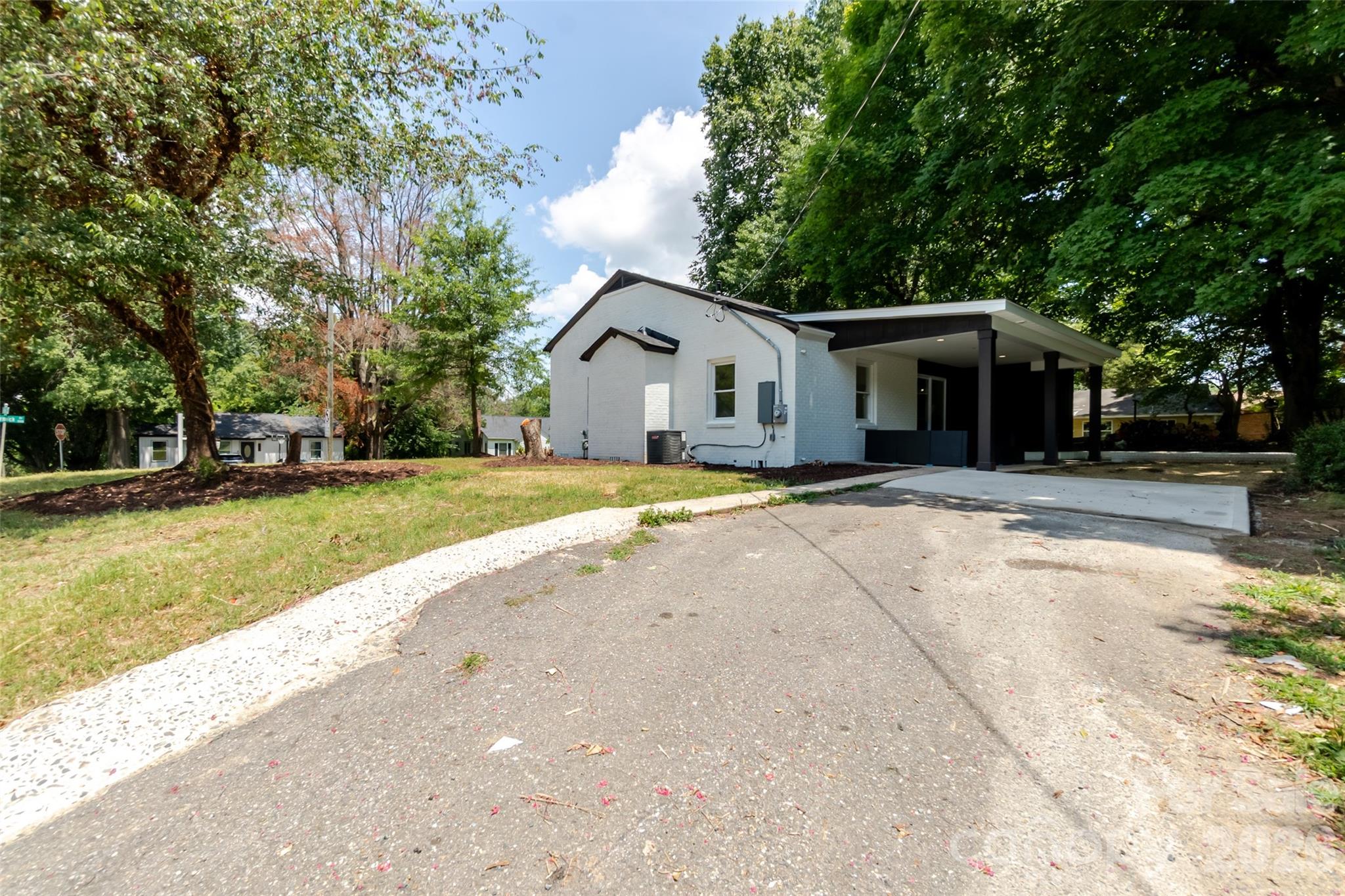 Rear entrance and driveway - 1501 Mccormick Avenue, Gastonia