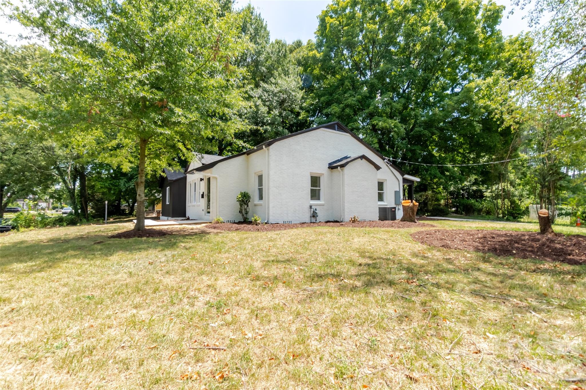 Side view of house - 1501 Mccormick Avenue, Gastonia