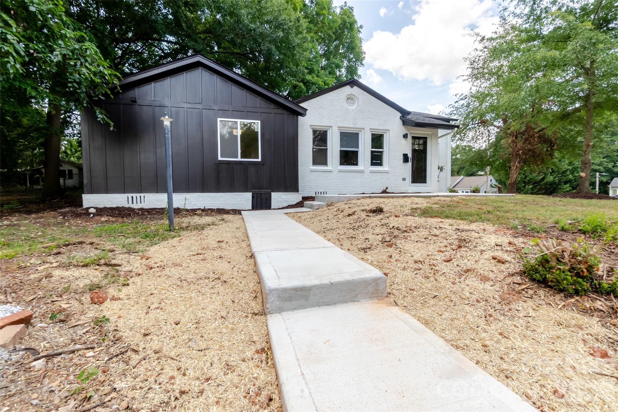 Front entrance - 1501 Mccormick Avenue, Gastonia