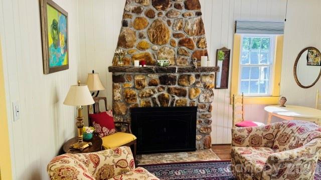 Single Family Residence at 23 Leatherwood Lane, Hendersonville, photo 7 of 31