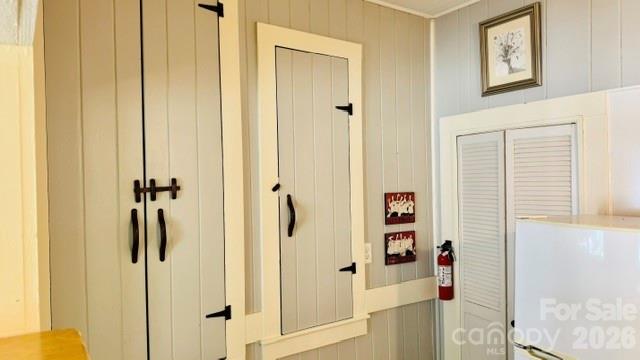Single Family Residence at 23 Leatherwood Lane, Hendersonville, photo 11 of 31